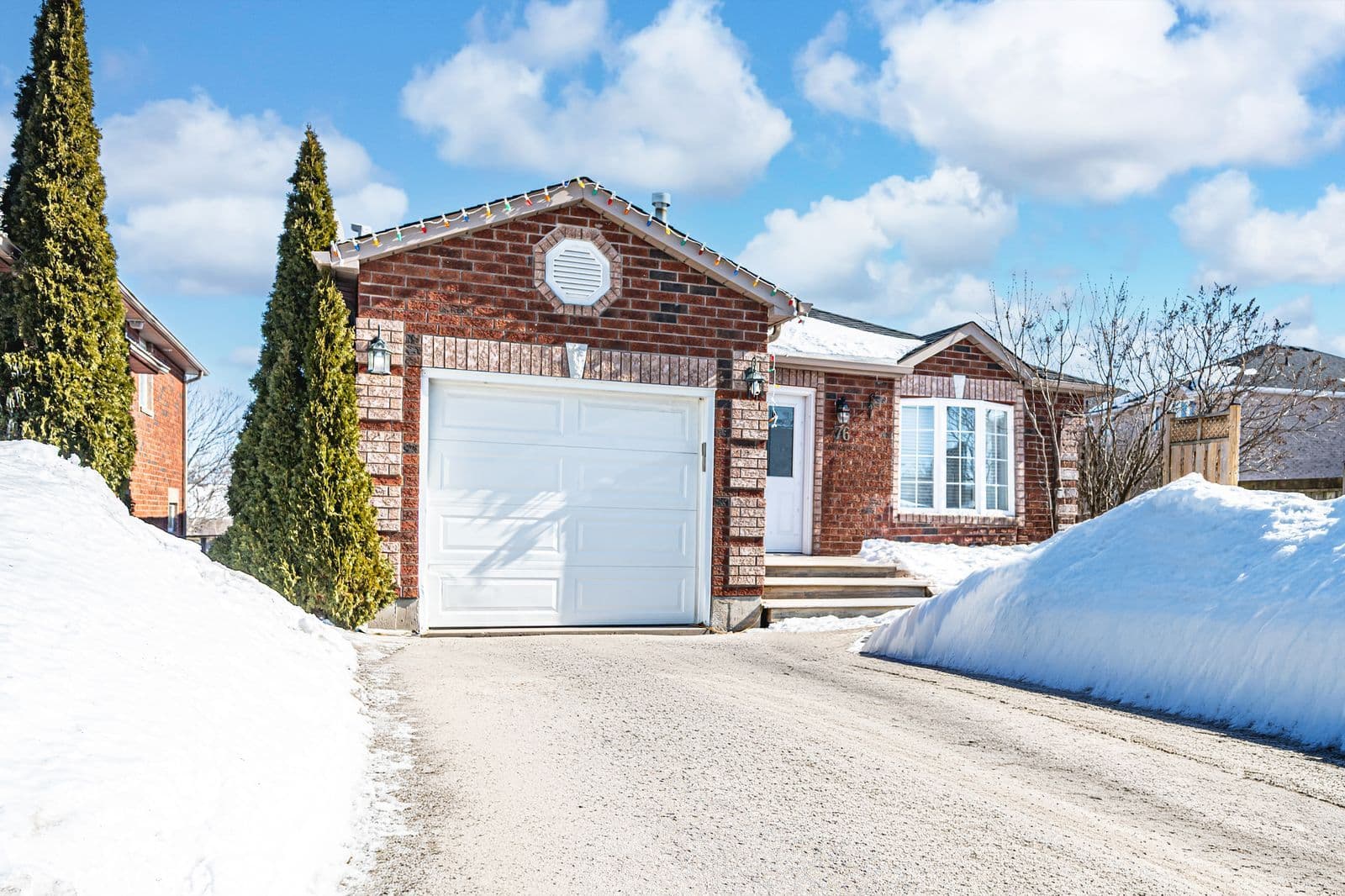 76 Stanley Street, Barrie, ON L4M 6V5