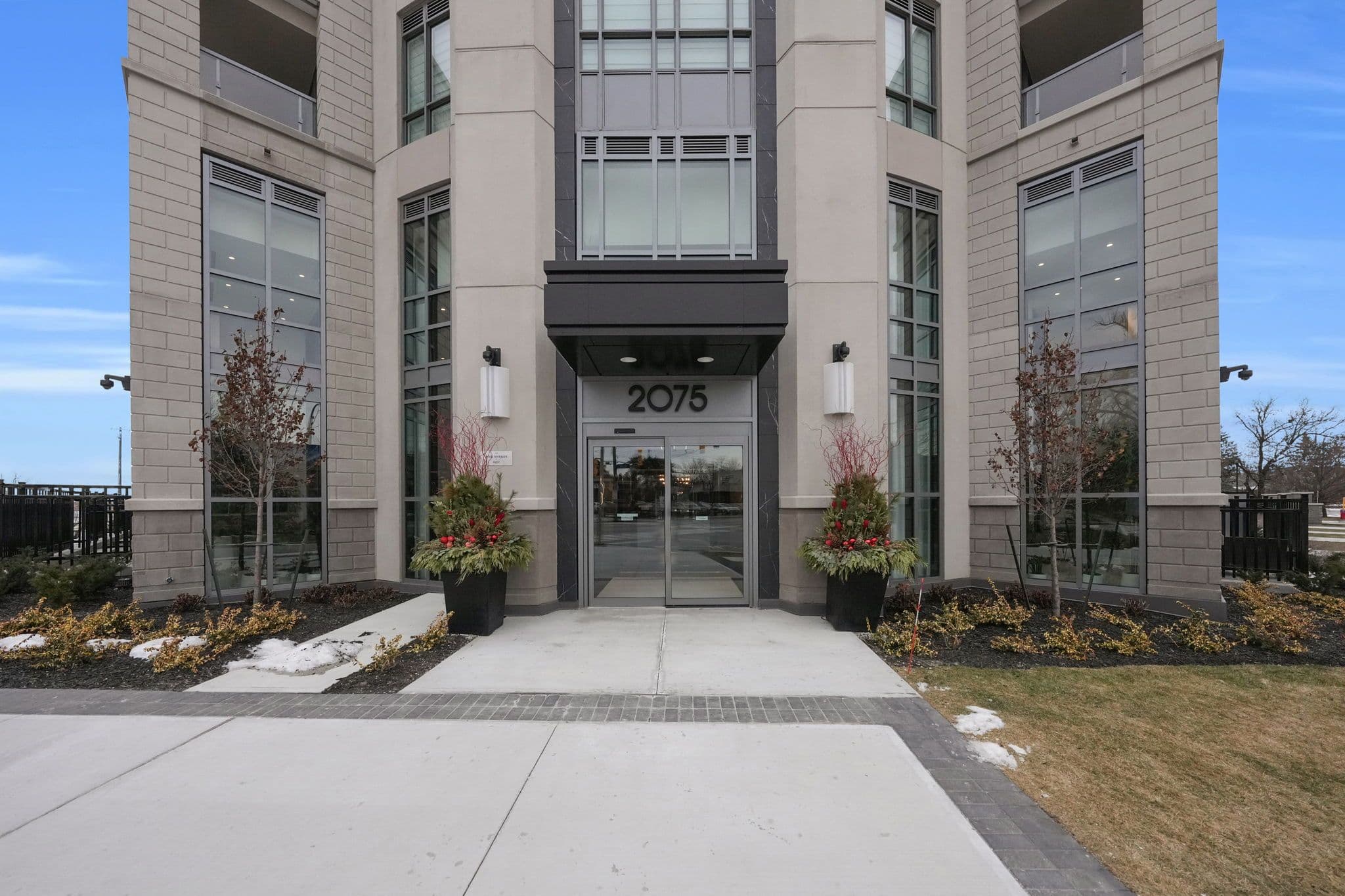 2075 King Road 203, King, ON L7B 0R6