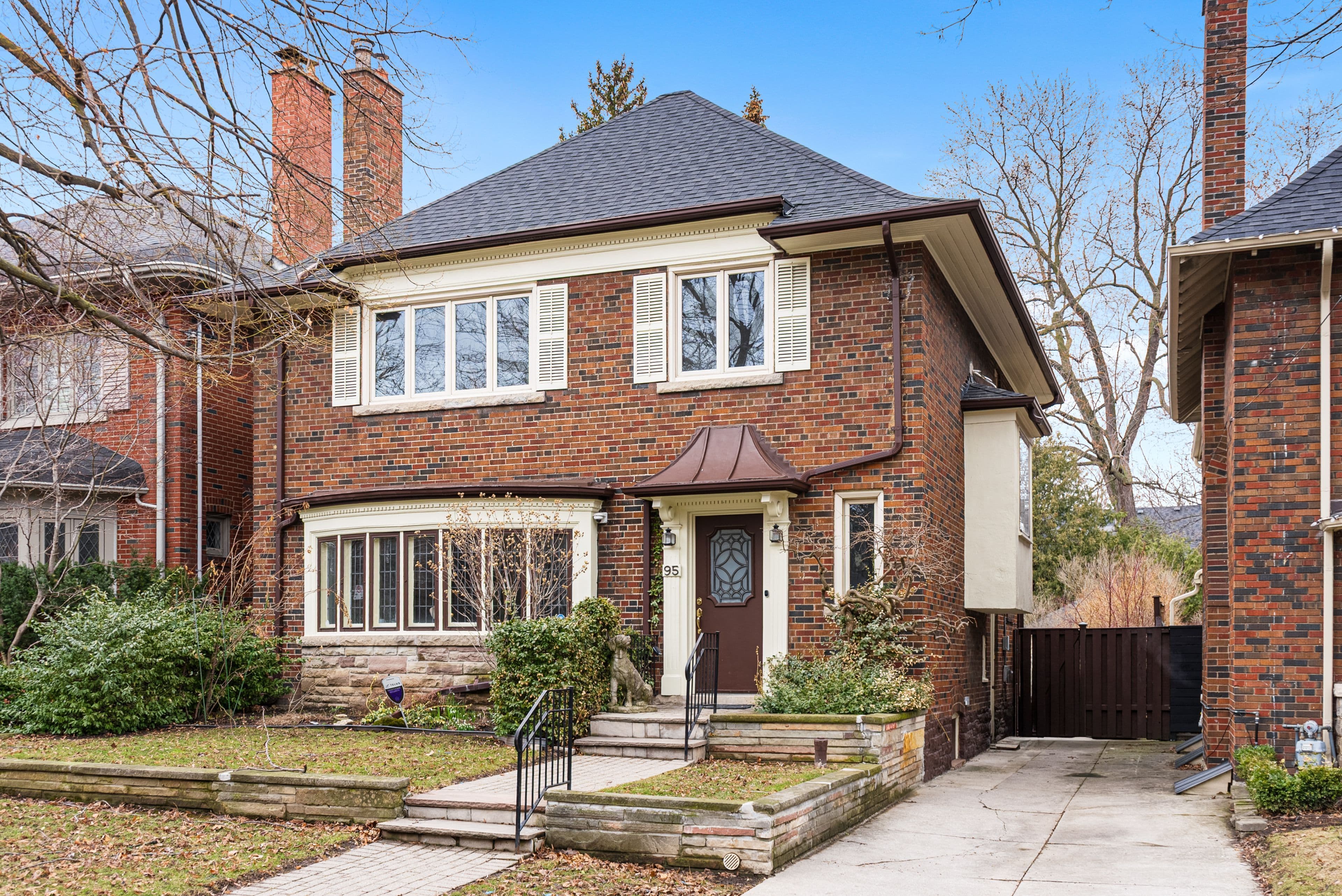 95 Highbourne Road, Toronto C03, ON M5P 2J5
