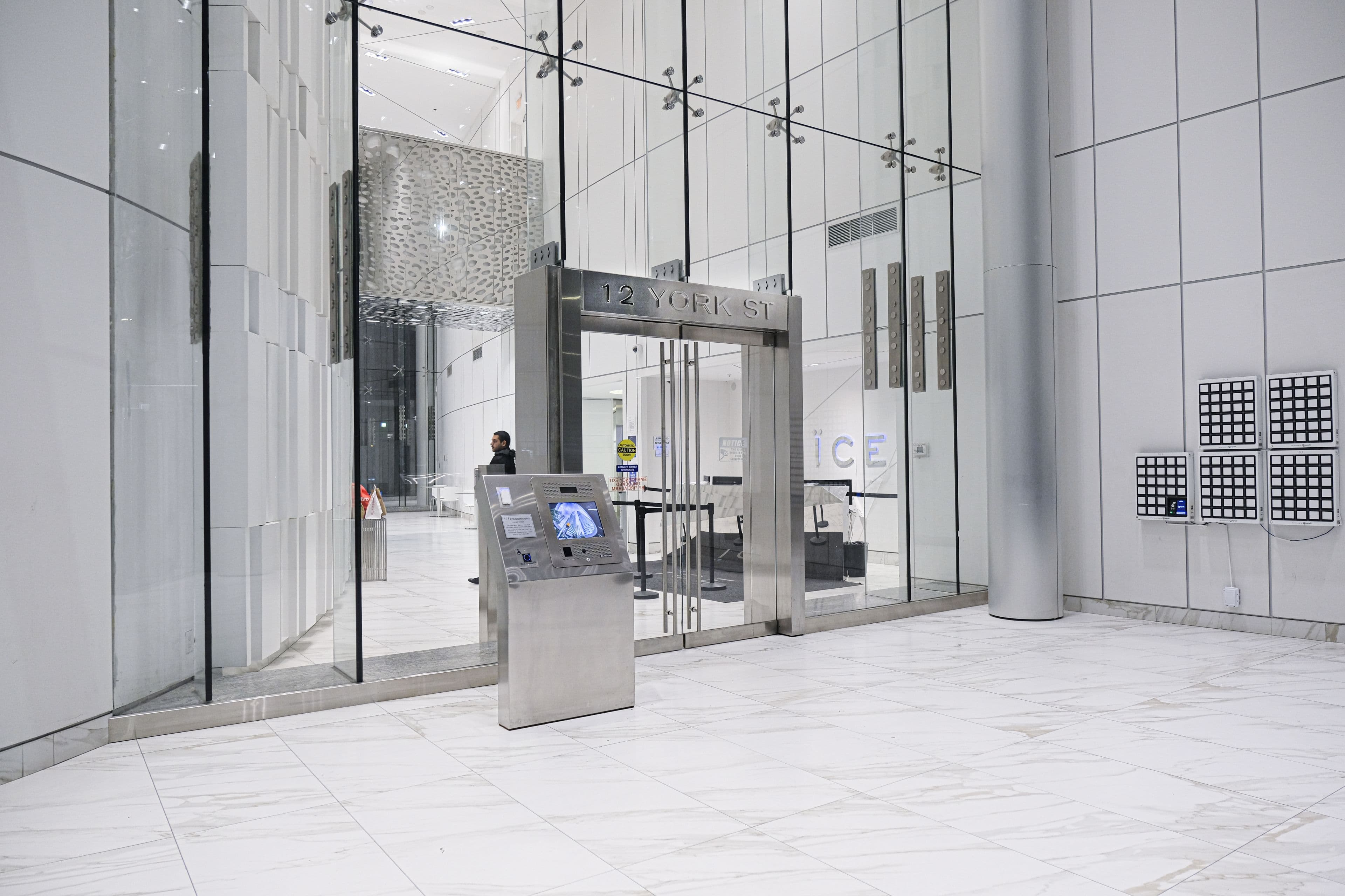 12 York Street 4908, Toronto C01, ON M5J 0A9