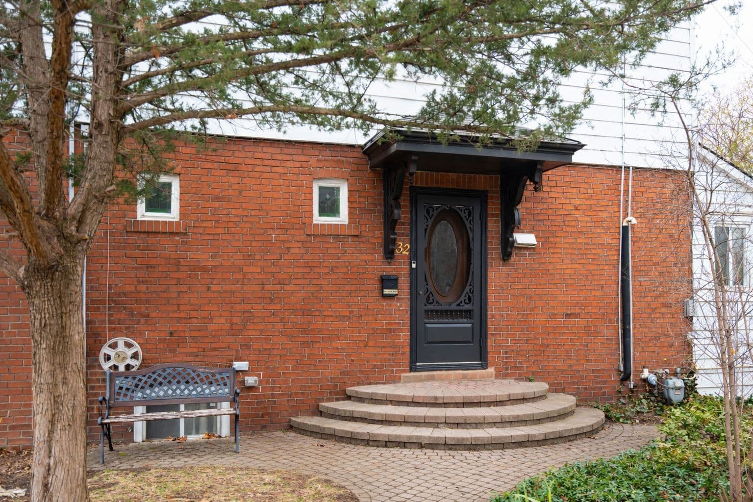 32 Costain Avenue, Toronto E02, ON M4E 2G6