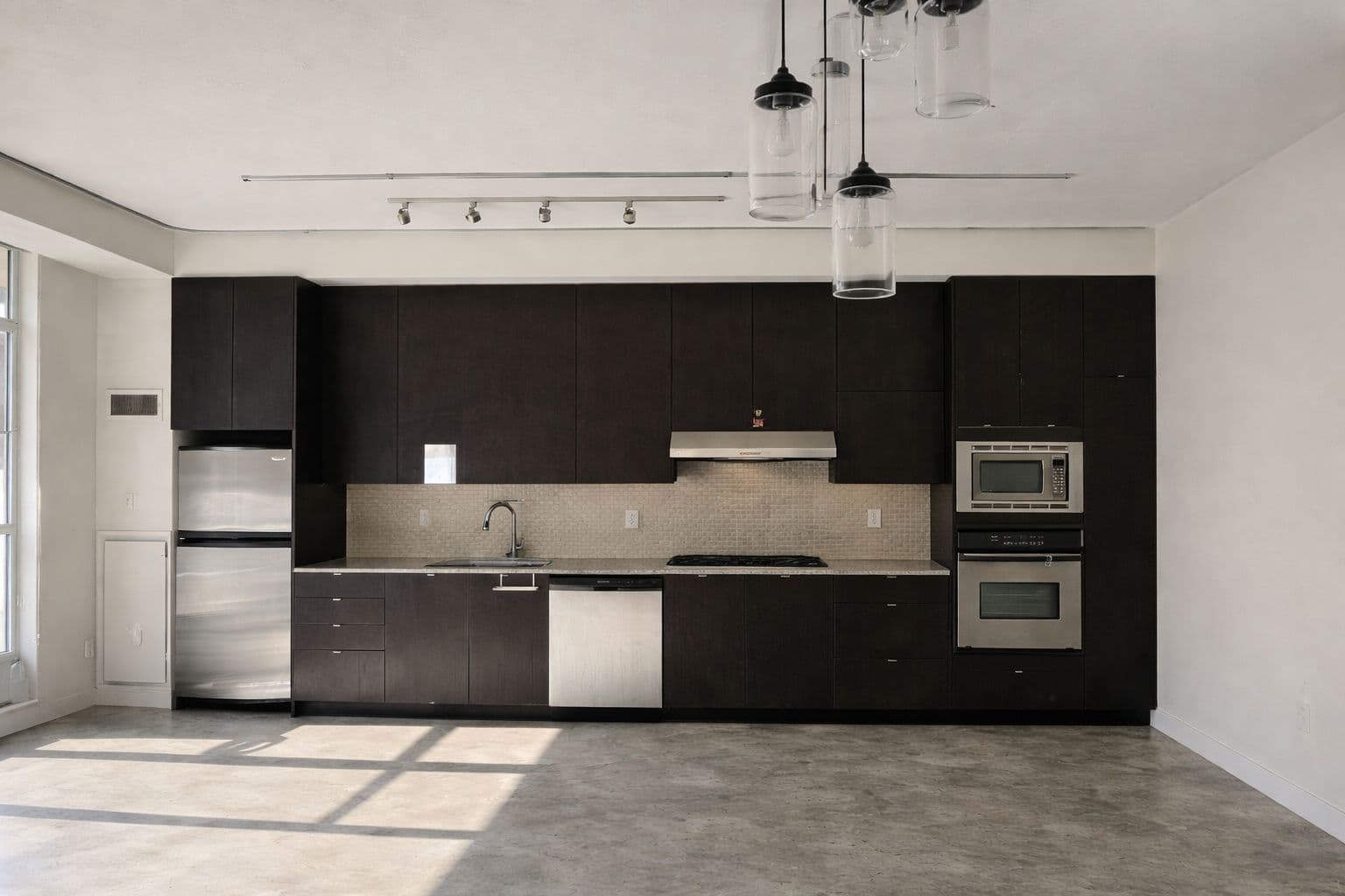 23 Brant Street 207, Toronto C01, ON M5V 2L5