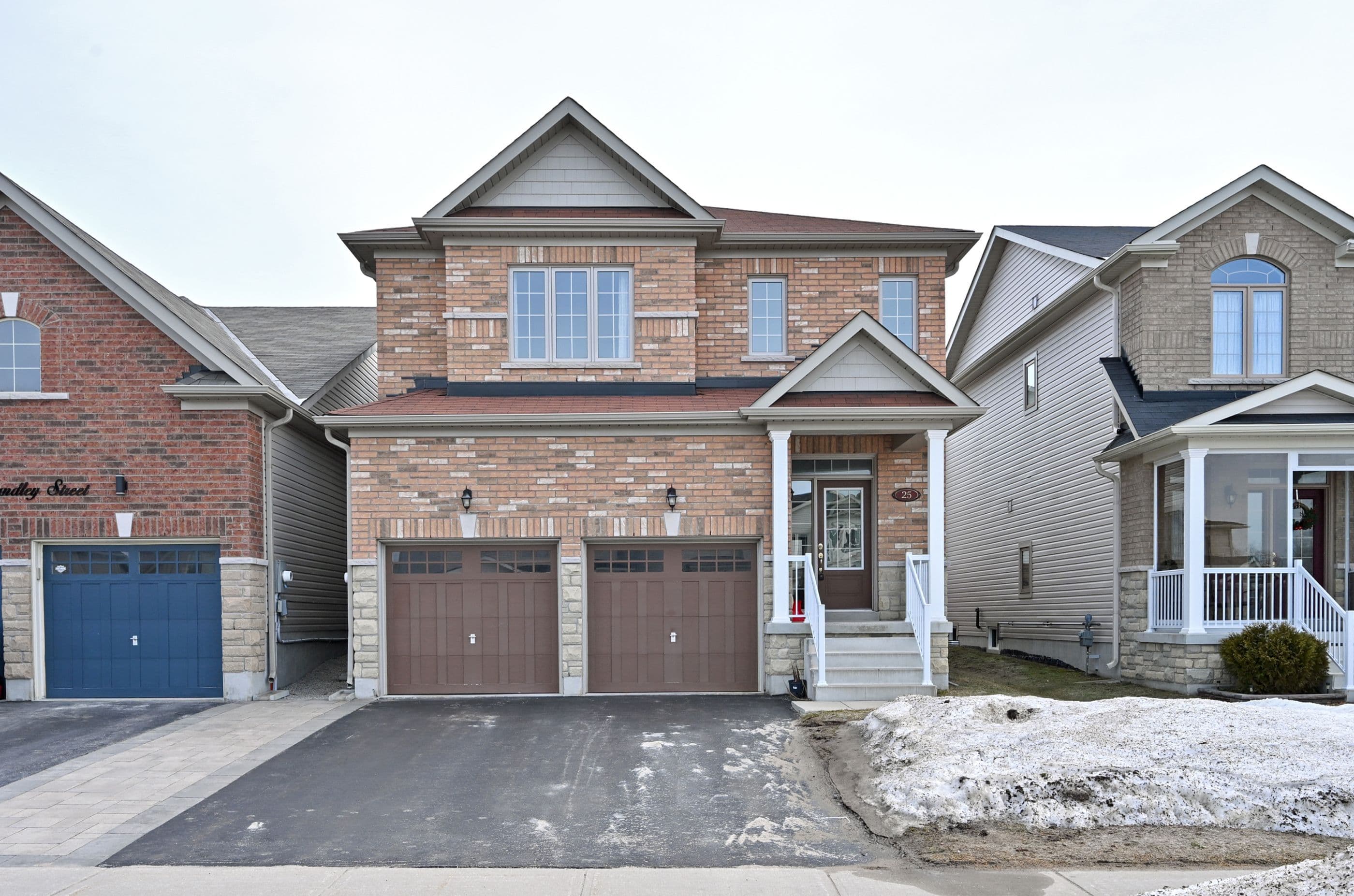 25 Mandley Street, Essa, ON L3W 0B6