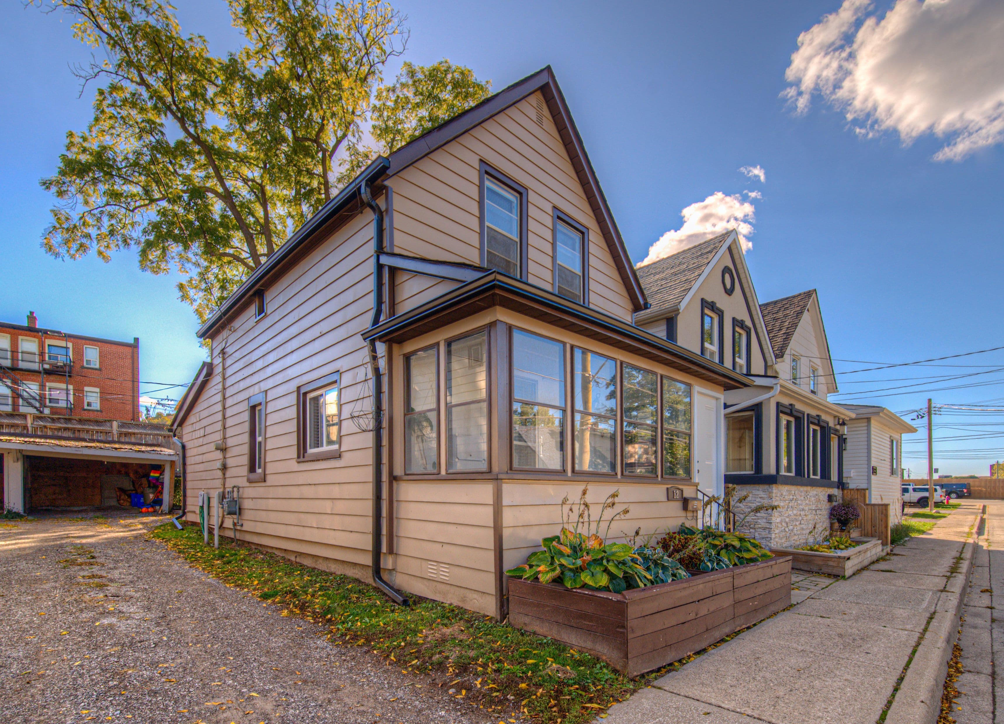 12 Jones Street, Hamilton, ON L8E 5J4