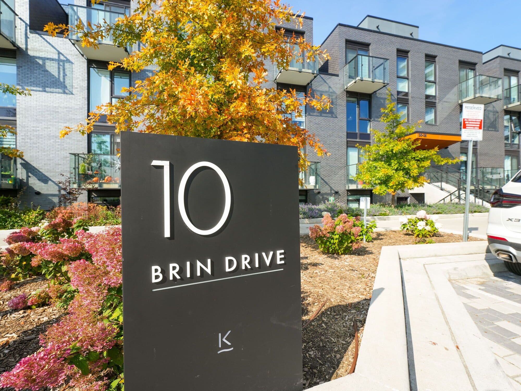 10 Brin Drive 50, Toronto W08, ON M8X 0B3