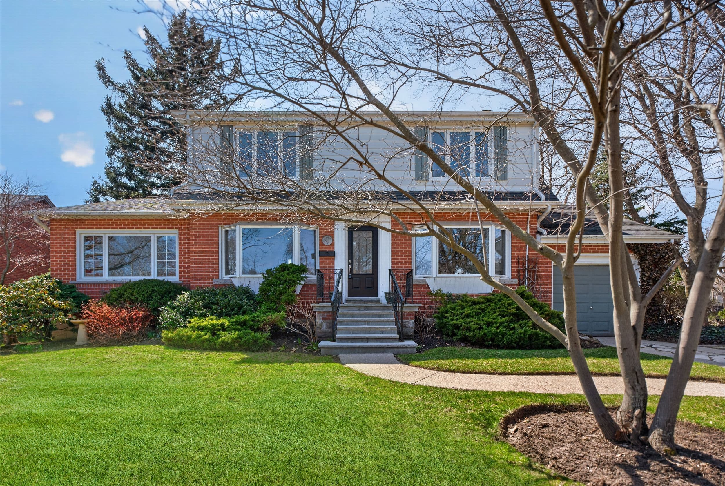 2079 Deyncourt Drive, Burlington, ON L7R 1W2