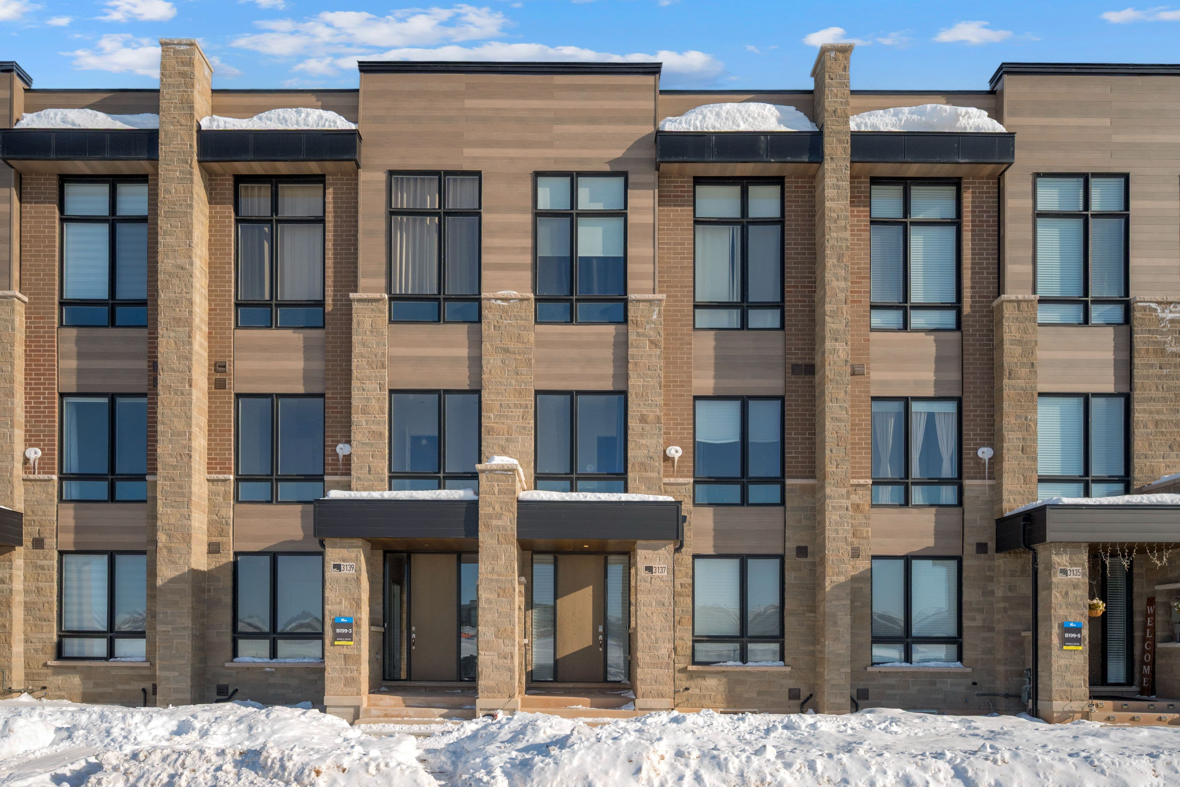 3137 Meadowridge Drive, Oakville, ON L6H 7Z6