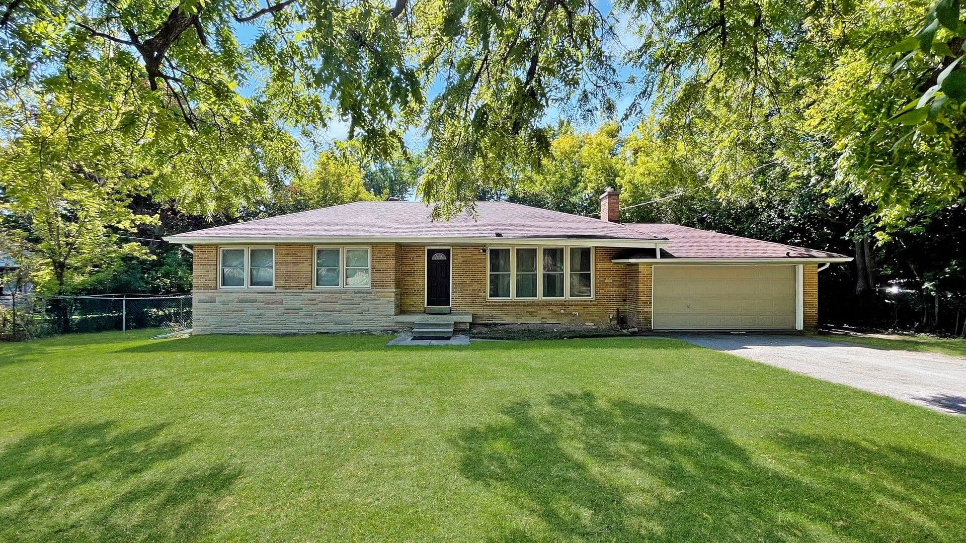 11 Uplands Avenue Basement, Vaughan, ON L4J 1J8