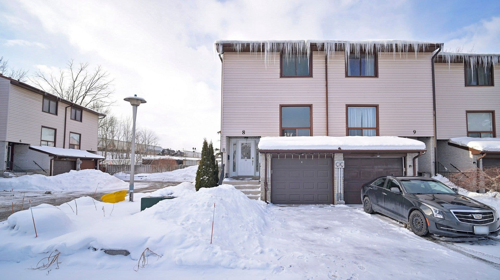 64 Bronte Street S 8, Milton, ON L9T 1Y8