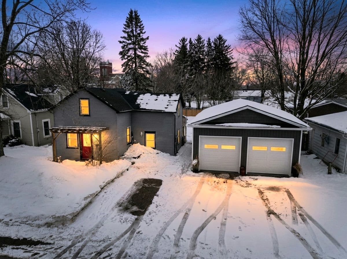 320 Albert Street, Huron East, ON N0G 1H0