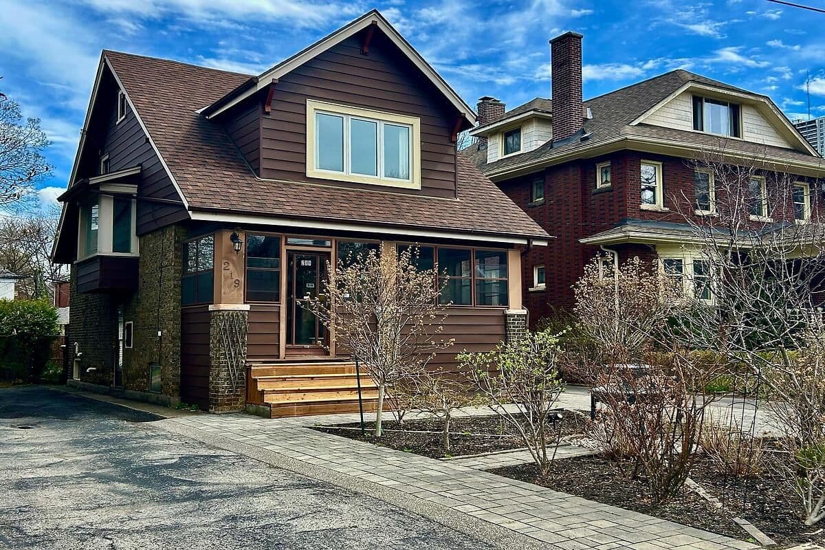 219 St. Clair Boulevard, Hamilton, ON L8M 2N9
