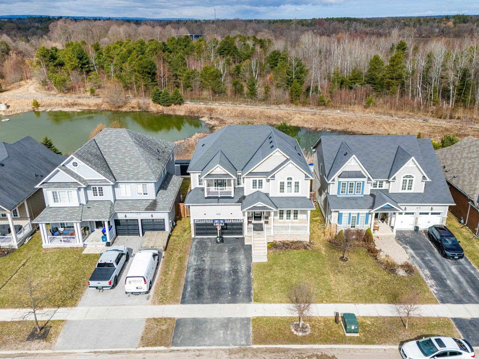 96 Mount Crescent, Essa, ON L3W 0N2