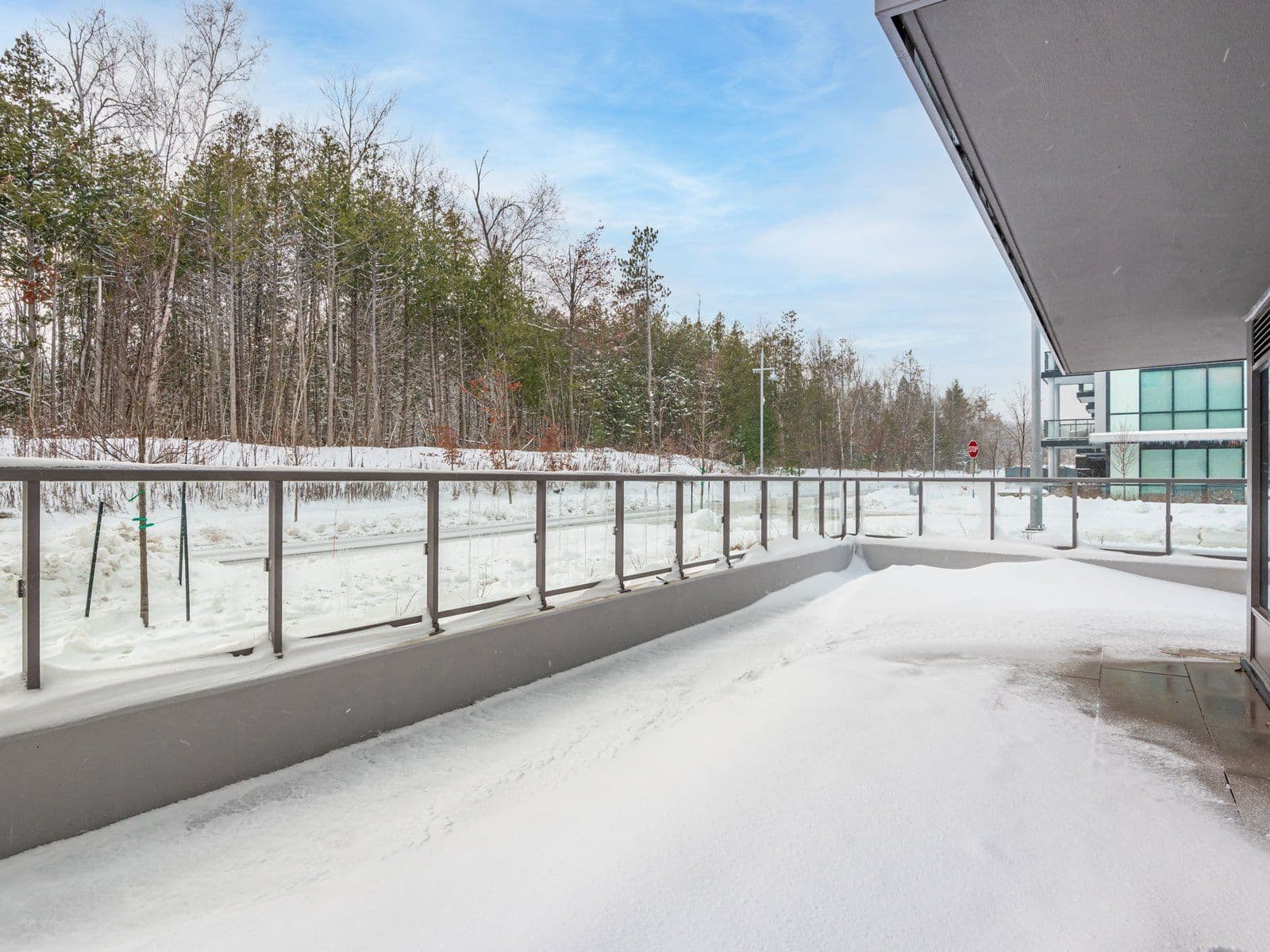 333 Sunseeker Avenue 101, Innisfil, ON L9S 0R6