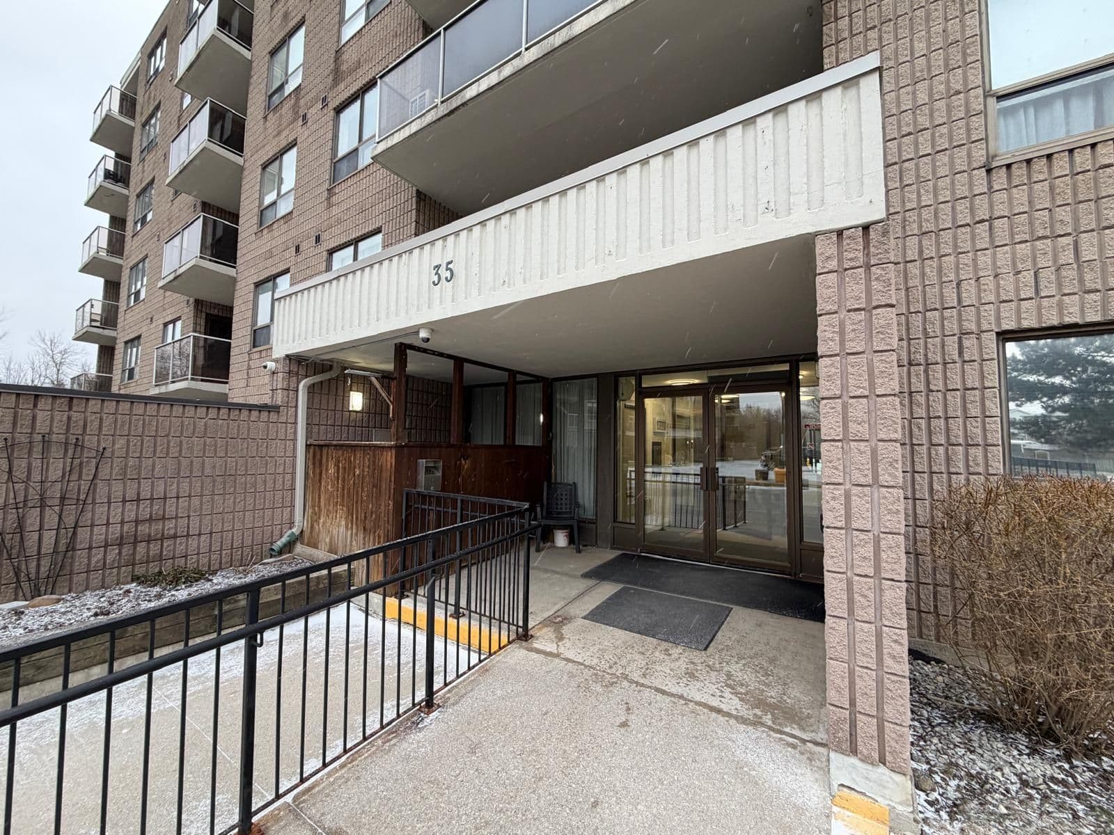 35 Bredin Parkway 103, Orangeville, ON L9W 3X1