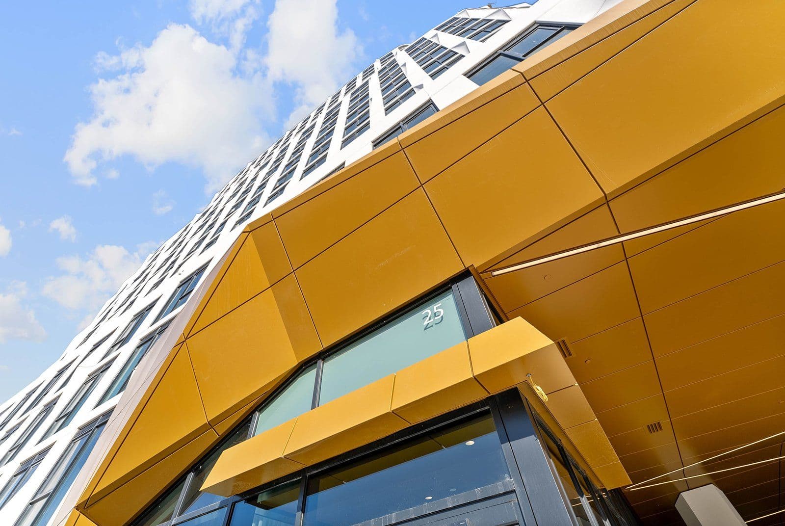 25 Cordova Avenue 701, Toronto W08, ON M9A 0E5