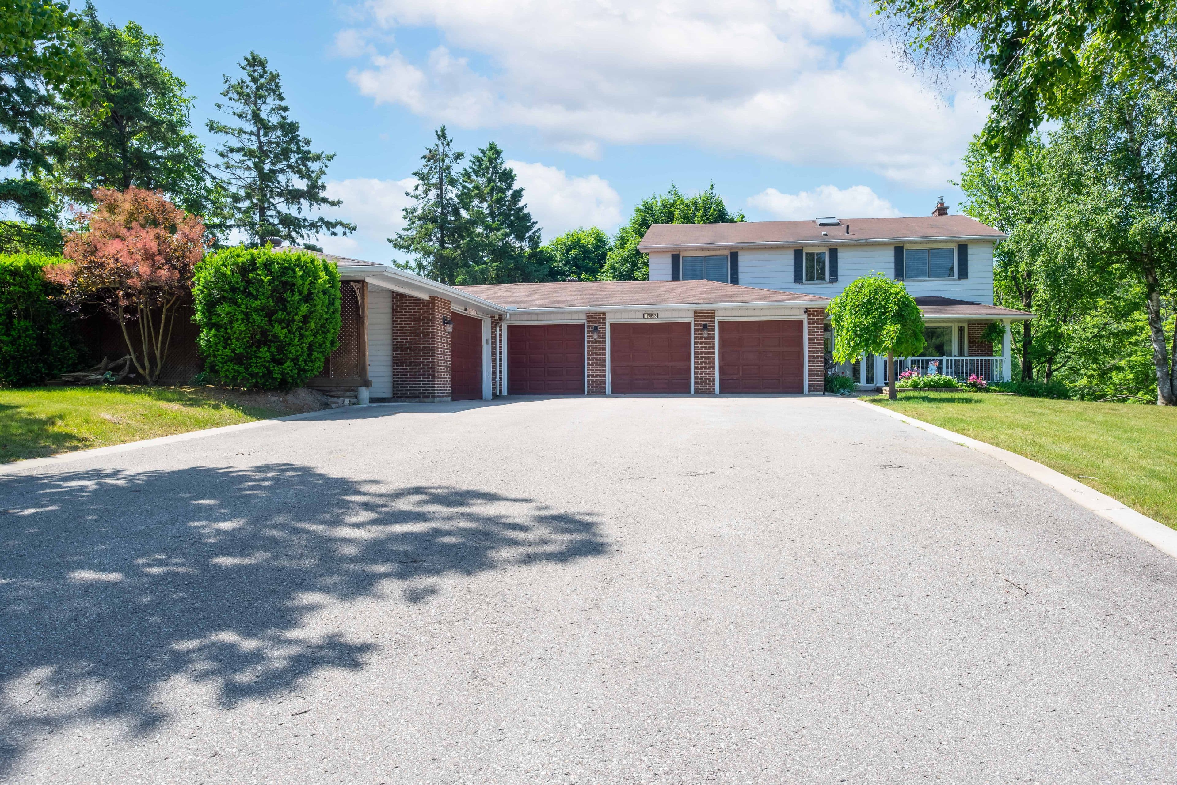 1983 Innisfil Heights Crescent, Innisfil, ON L9S 4A7