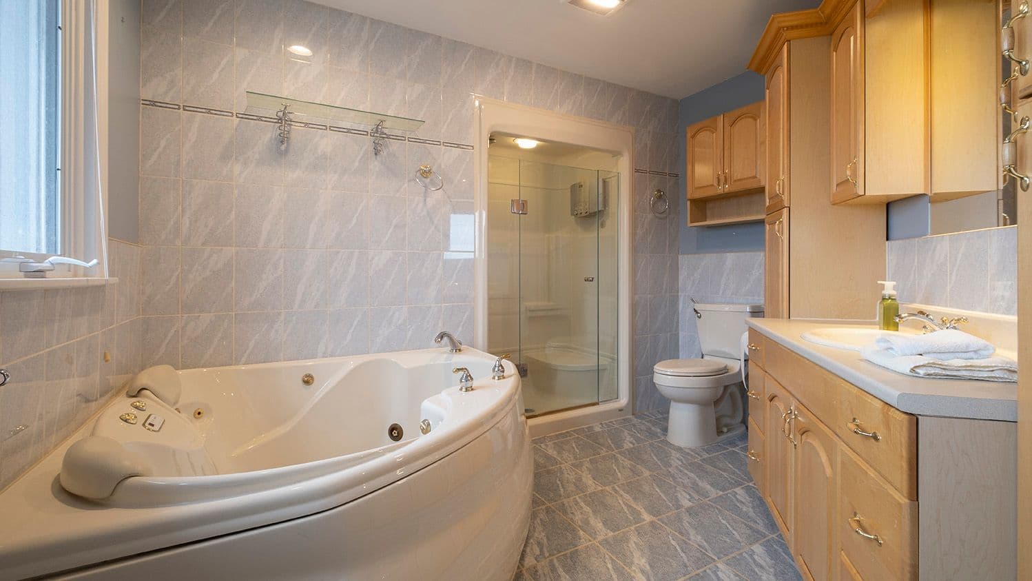 24518 Mccowan Road, Georgina, ON L0E 1R0