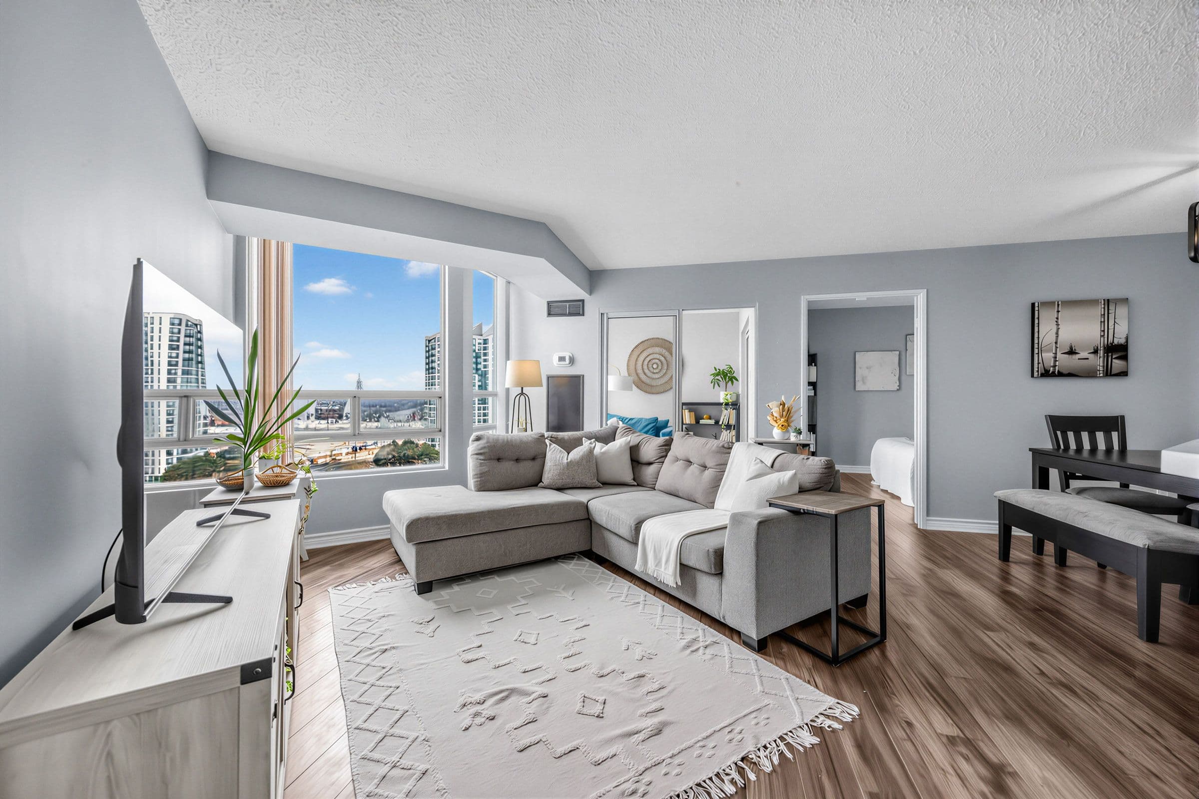 50 Kingsbridge Garden Circle 1410, Mississauga, ON L5R 1Y2