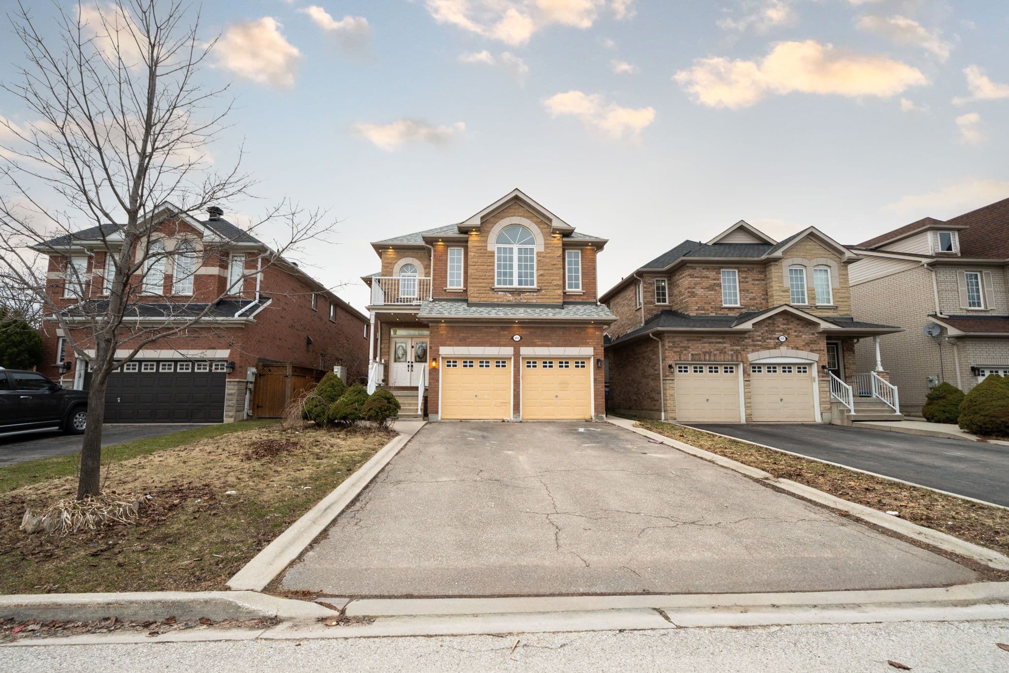 643 Warhol Way Upper, Mississauga, ON L5W 1L4