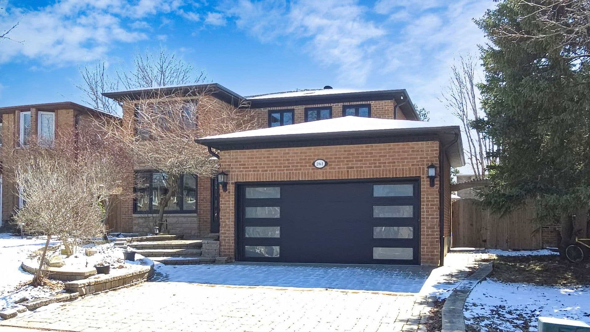261 Fincham Avenue, Markham, ON L3P 4E5