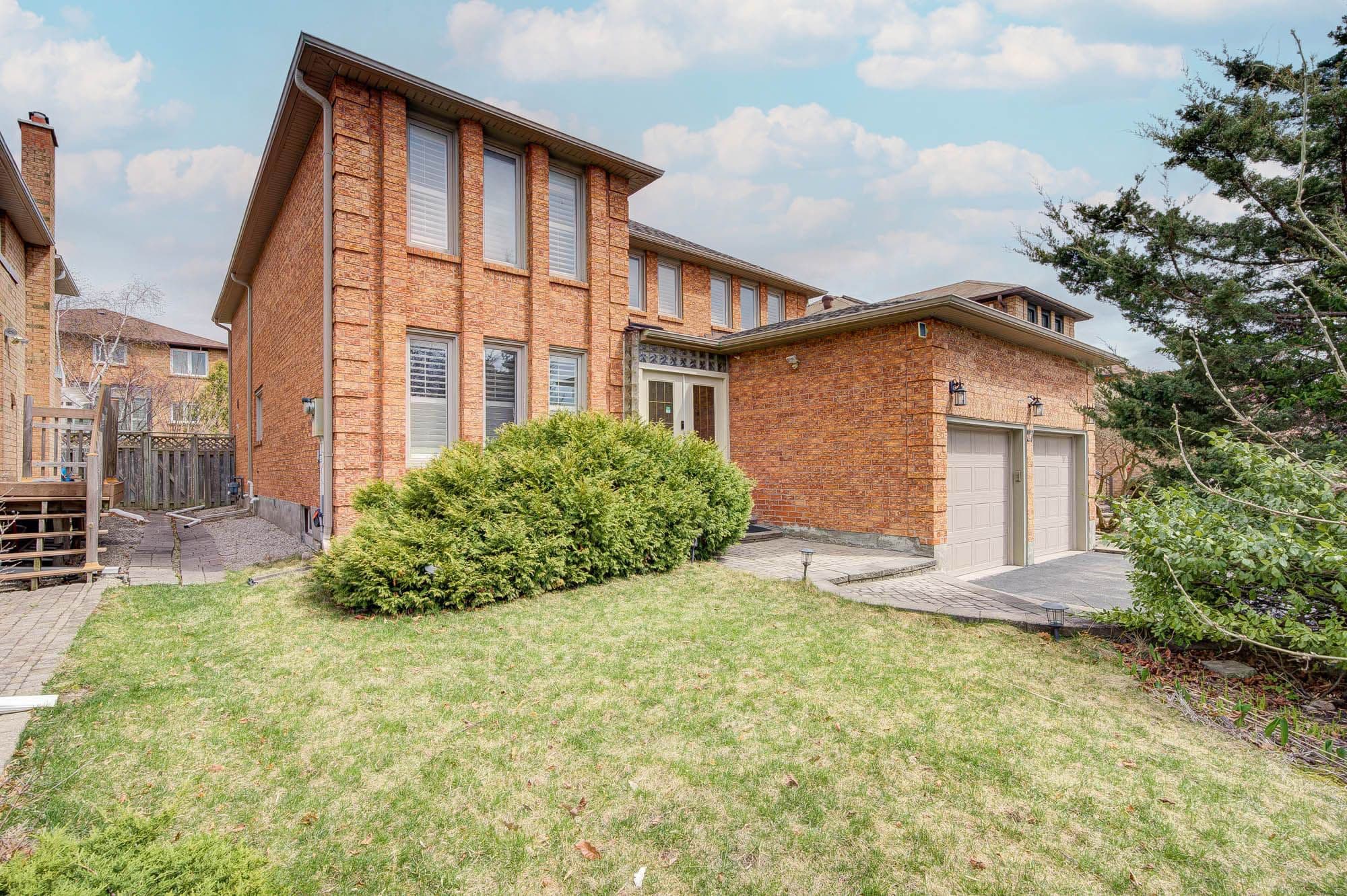 27 Binscarth Crescent, Vaughan, ON L4J 4S4