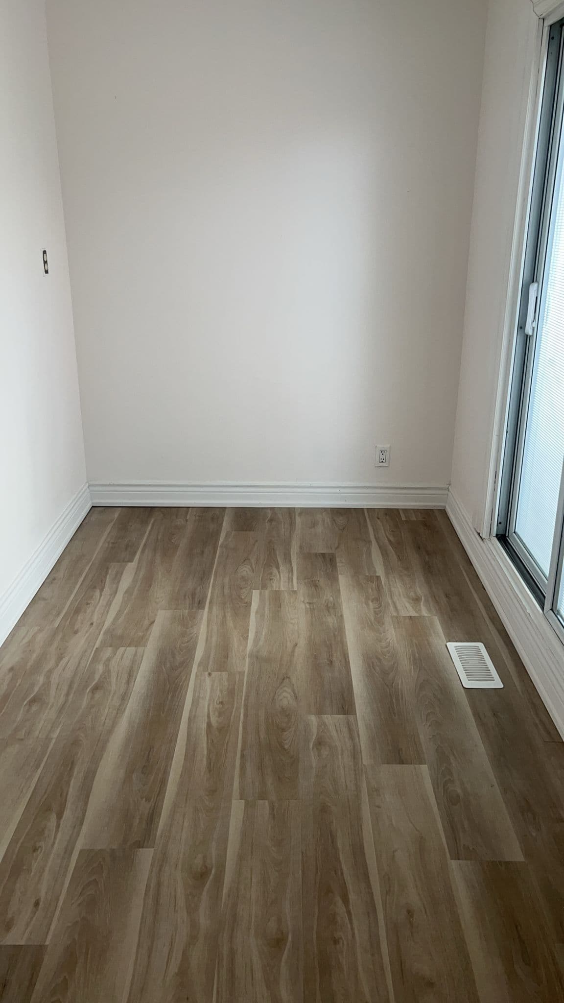 224 Livingston Road, Toronto E08, ON M1E 1L7