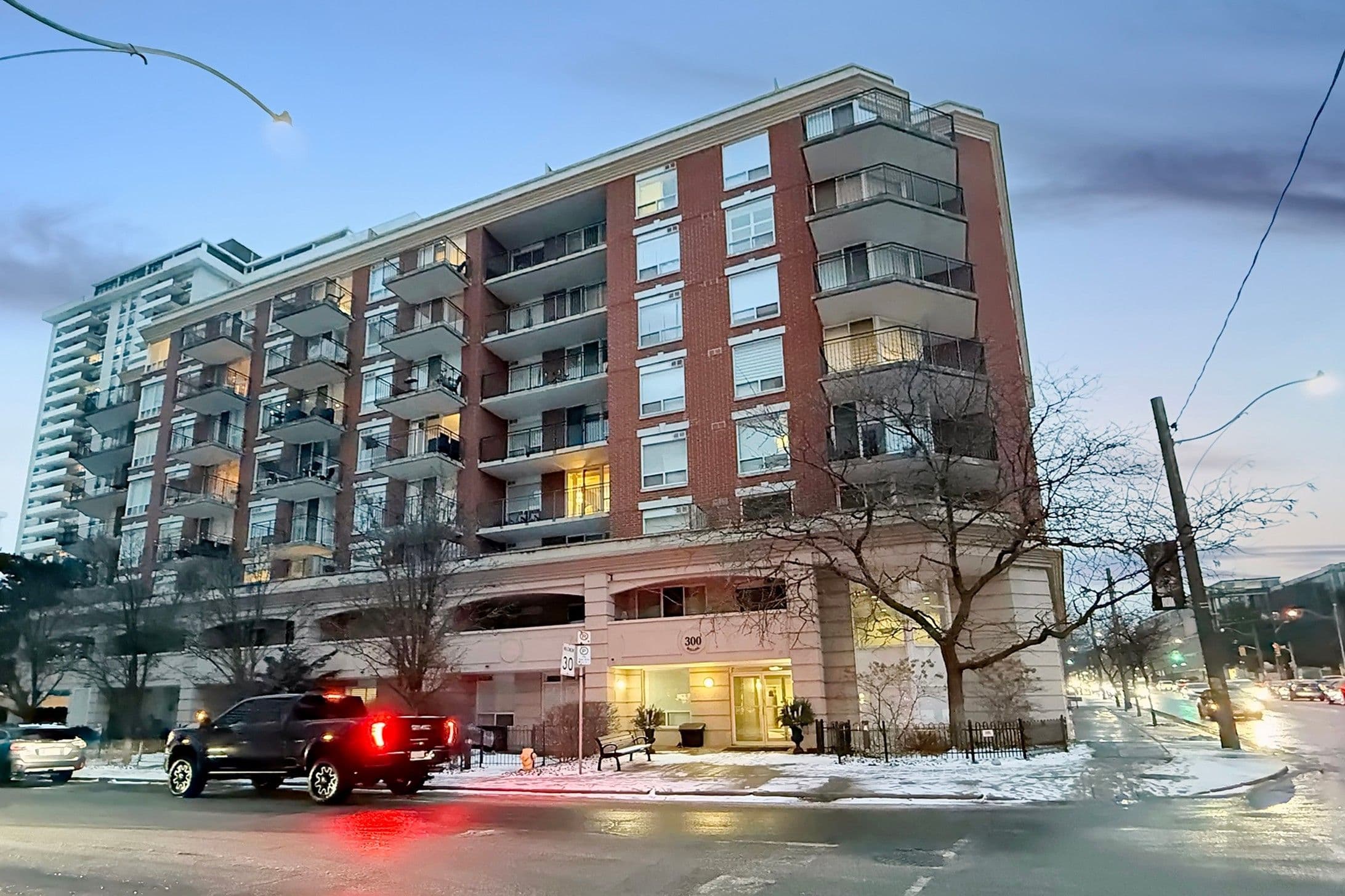 300 Balliol Street 205, Toronto C10, ON M4W 3G6