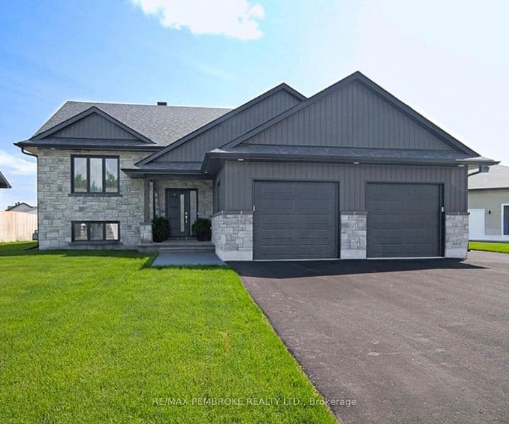 9 Jade Avenue, Petawawa, ON K8H 0E5