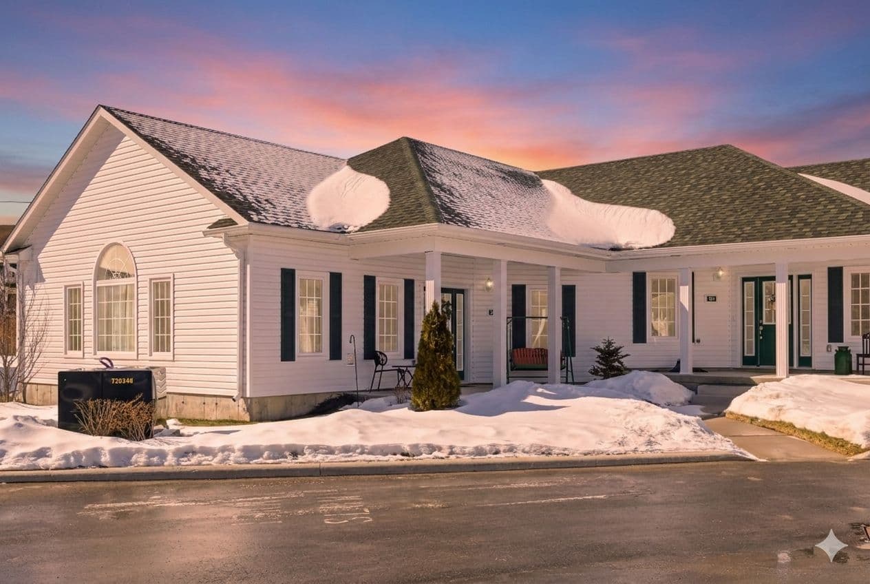 300 Croft Street 202, Port Hope, ON L1A 0E1