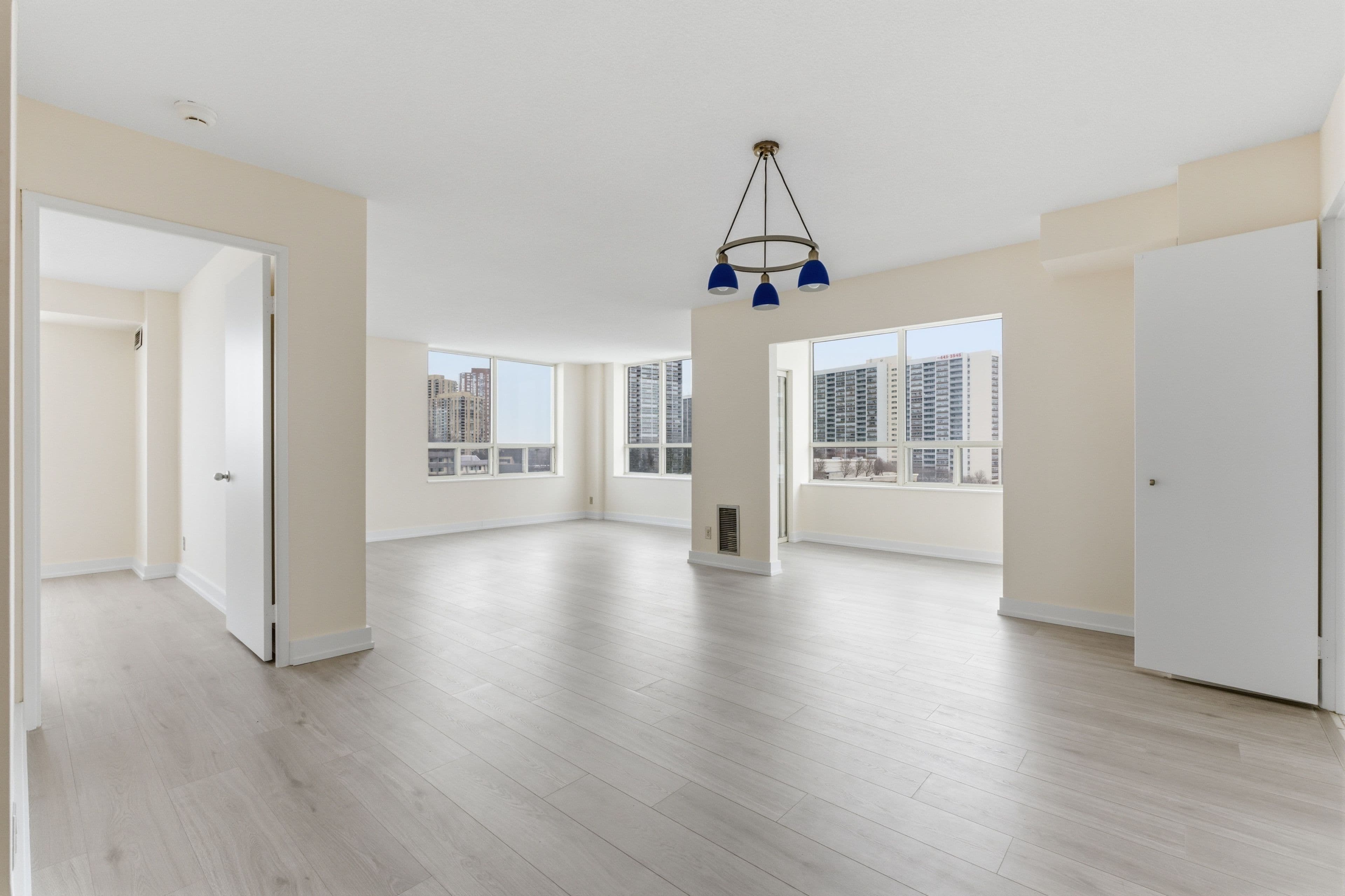 215 Wynford Drive 1006, Toronto C11, ON M3C 3P5