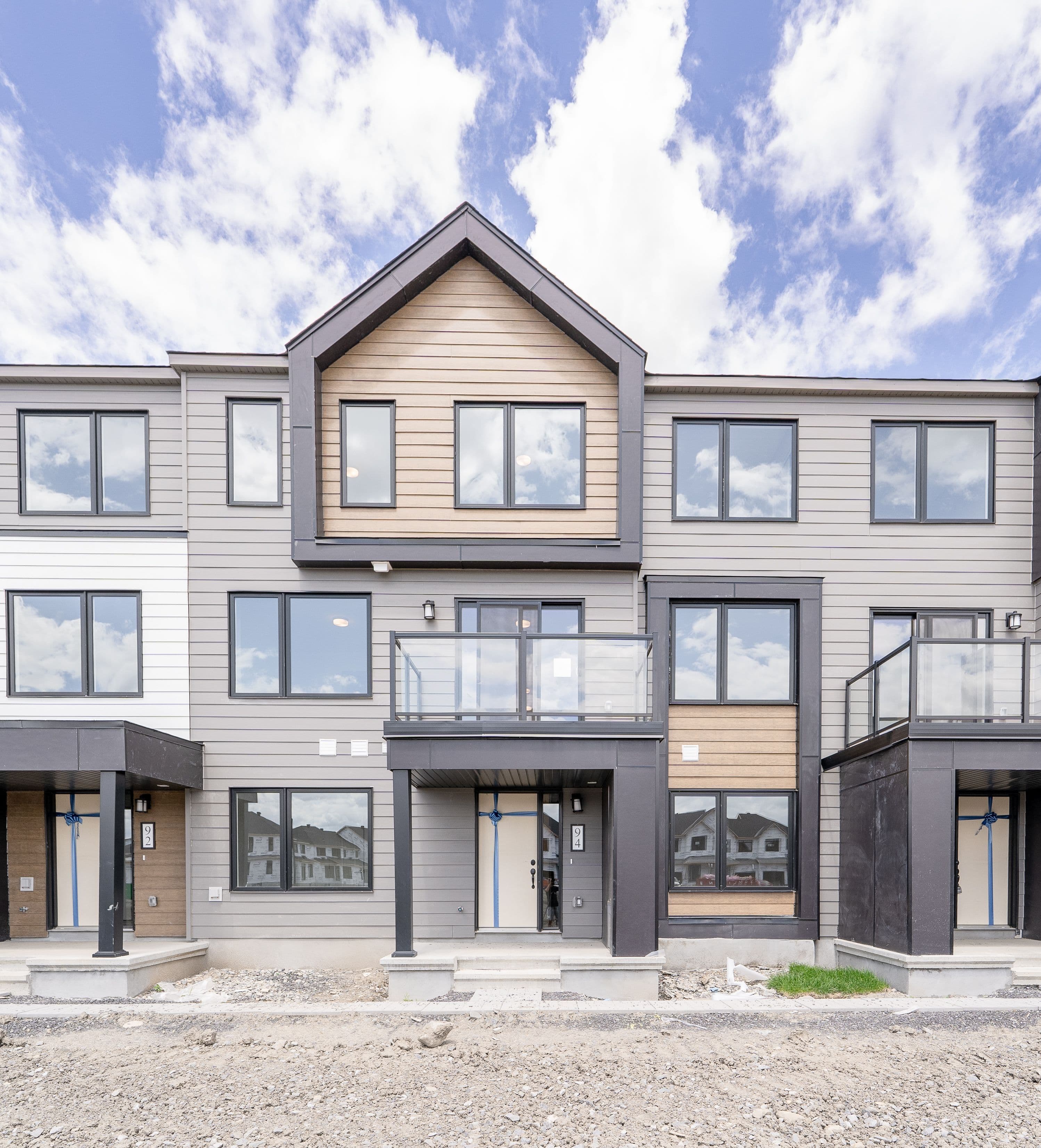 94 KYANITE Lane, Barrhaven, ON K2J 7B4