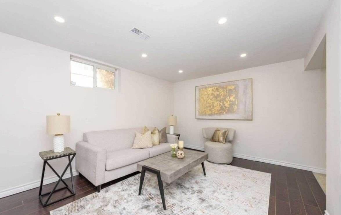 352 East 18th Street BSMT, Hamilton, ON L9A 4P9