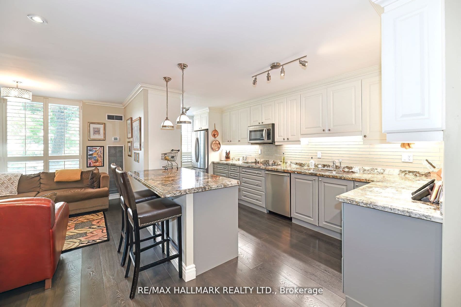 333 Clark Avenue 105, Vaughan, ON L4J 7K4