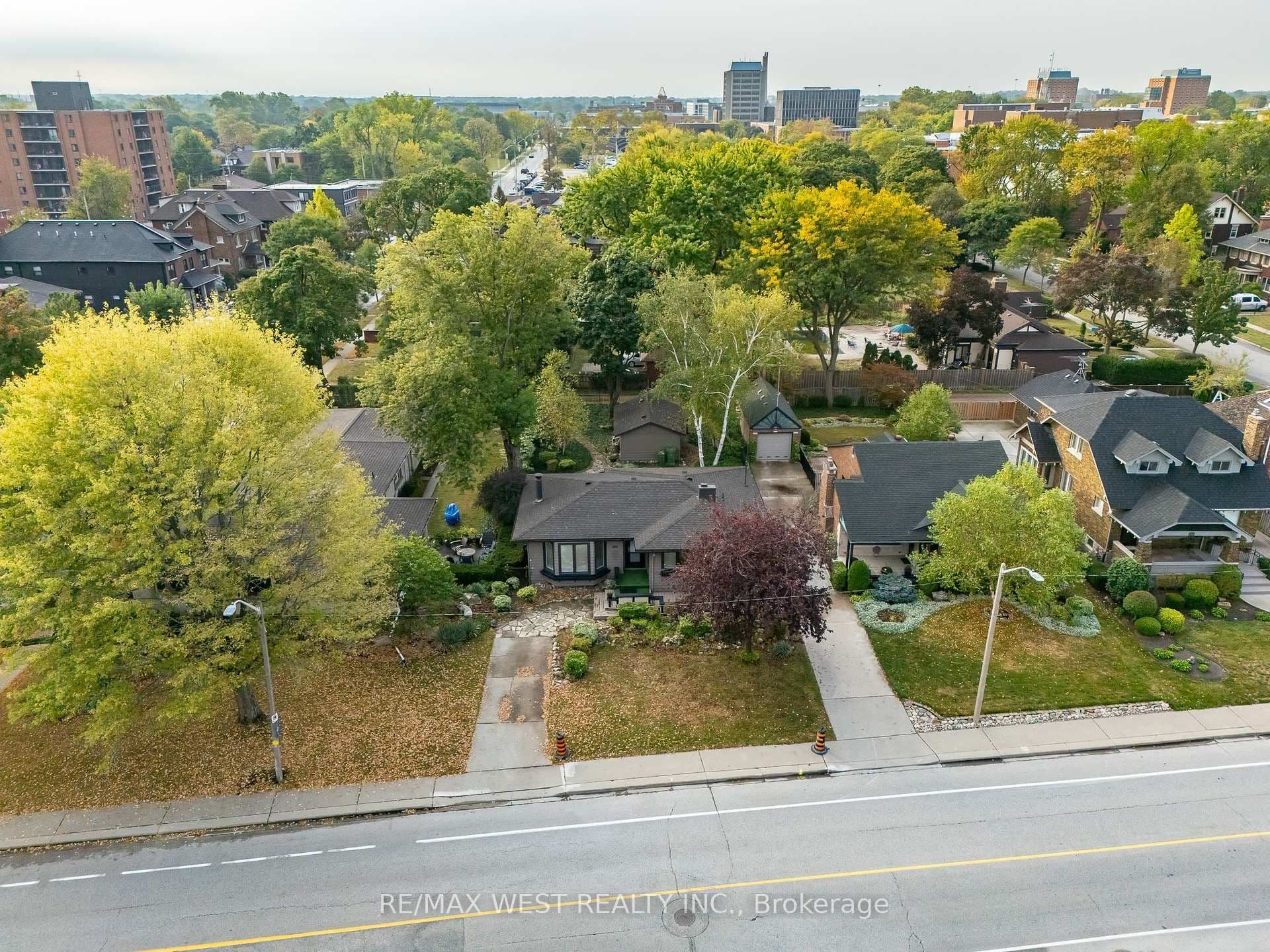2437 Riverside Drive W, Windsor, ON N9B 1B2