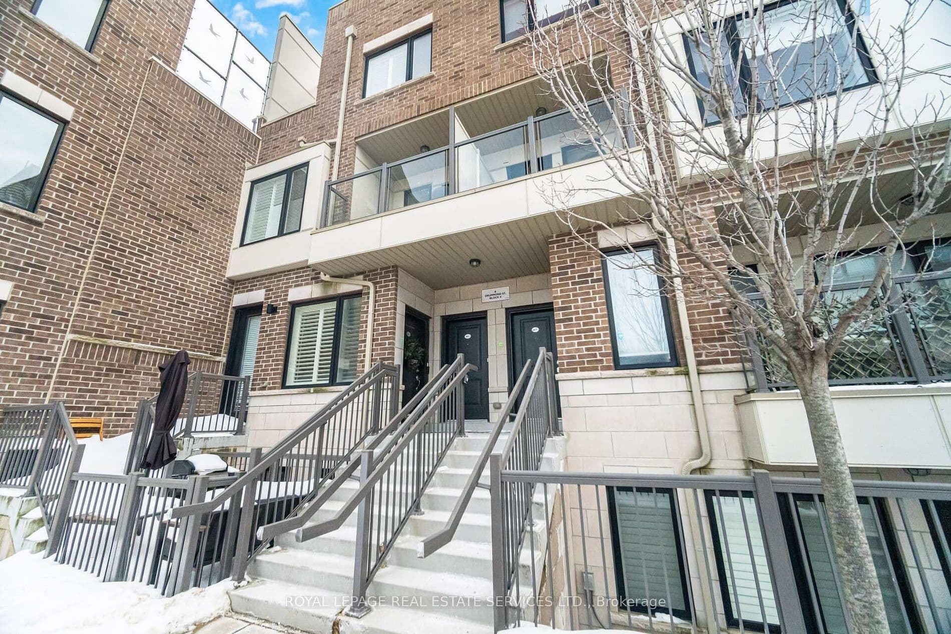 8 Drummond Street 402, Toronto W06, ON M8V 1Y8
