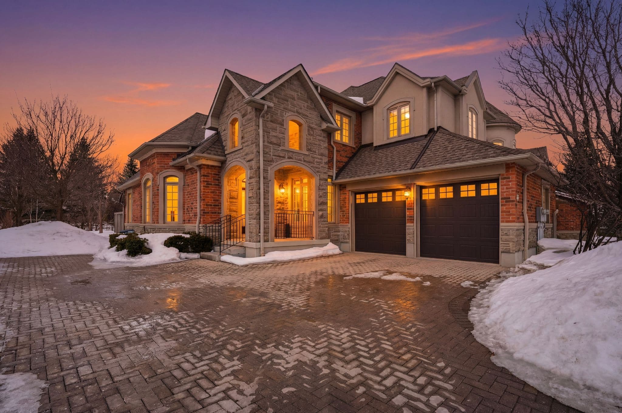 16 Bonnell Crescent 107, Aurora, ON L4G 7S8