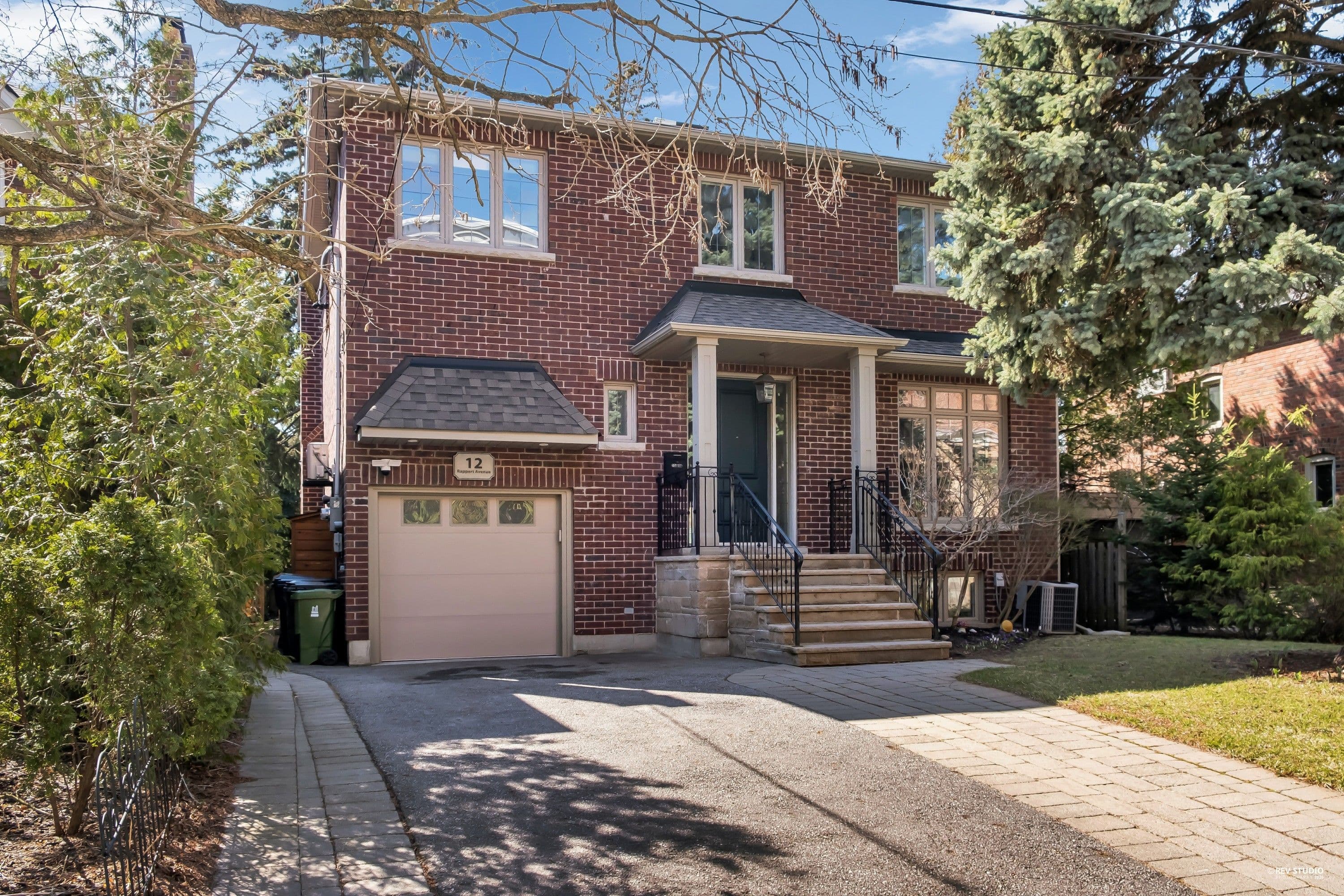 12 Rappert Avenue, Toronto C12, ON M4P 2V2