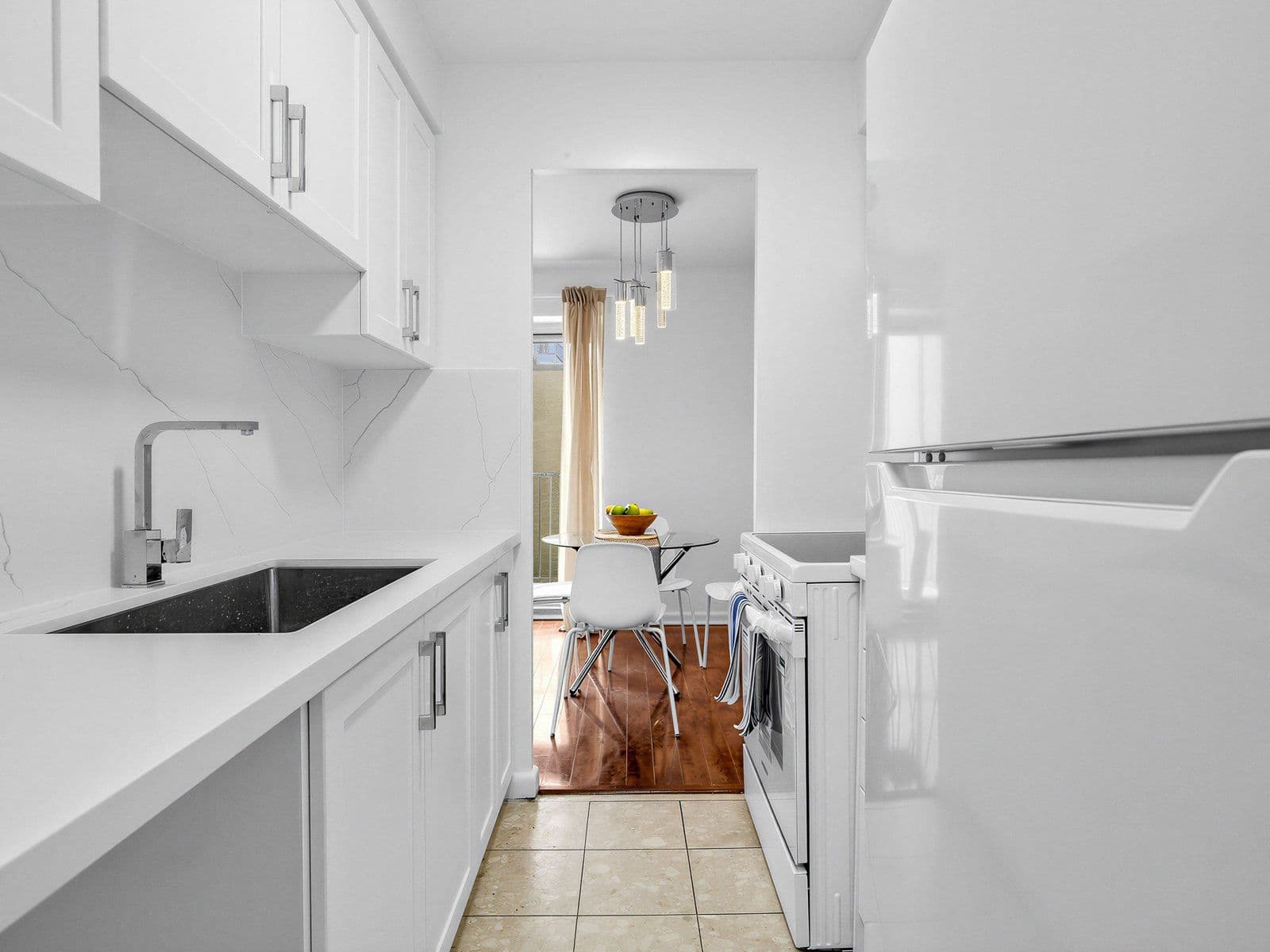 8 Kingsbridge Court 407, Toronto C07, ON M2R 1L5