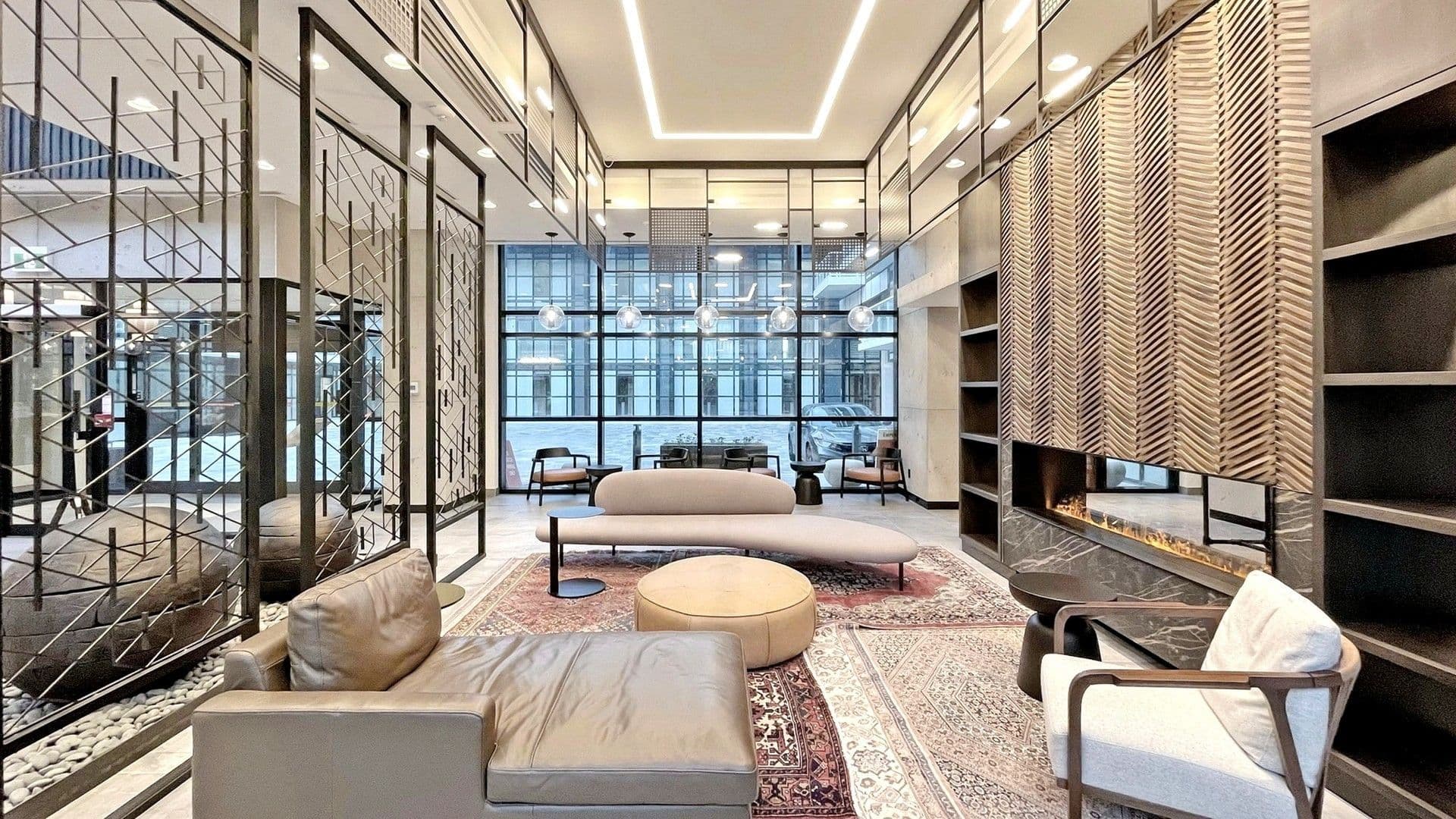 251 Manitoba Street TH-113, Toronto W06, ON M8Y 4G9