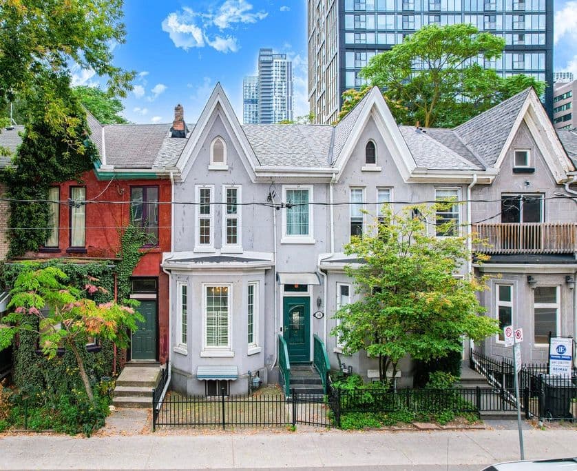 141 Gerrard Street E, Toronto C08, ON M5A 2E3