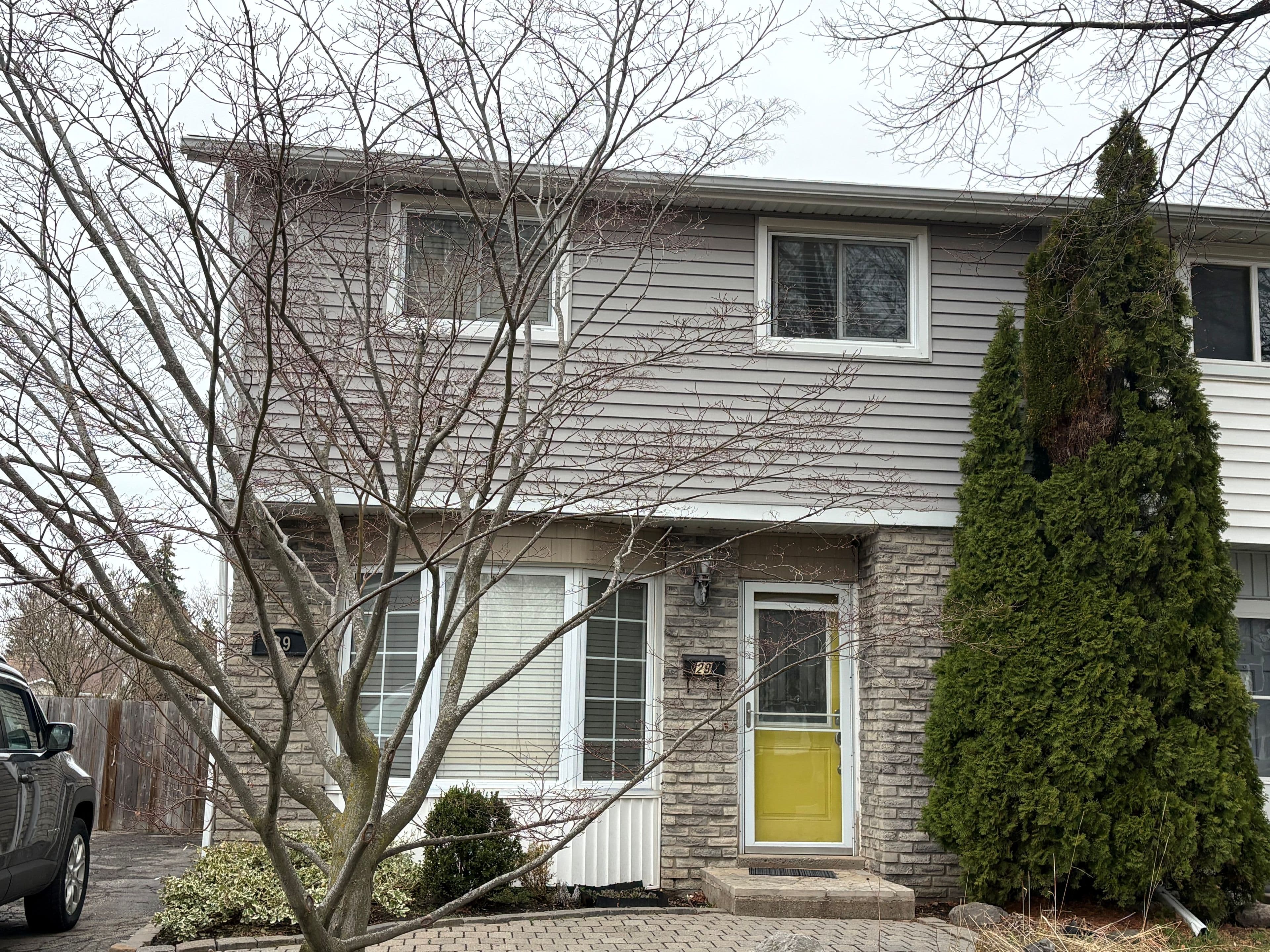29 ST. HILDA'S Court, St. Catharines, ON L2R 7H1