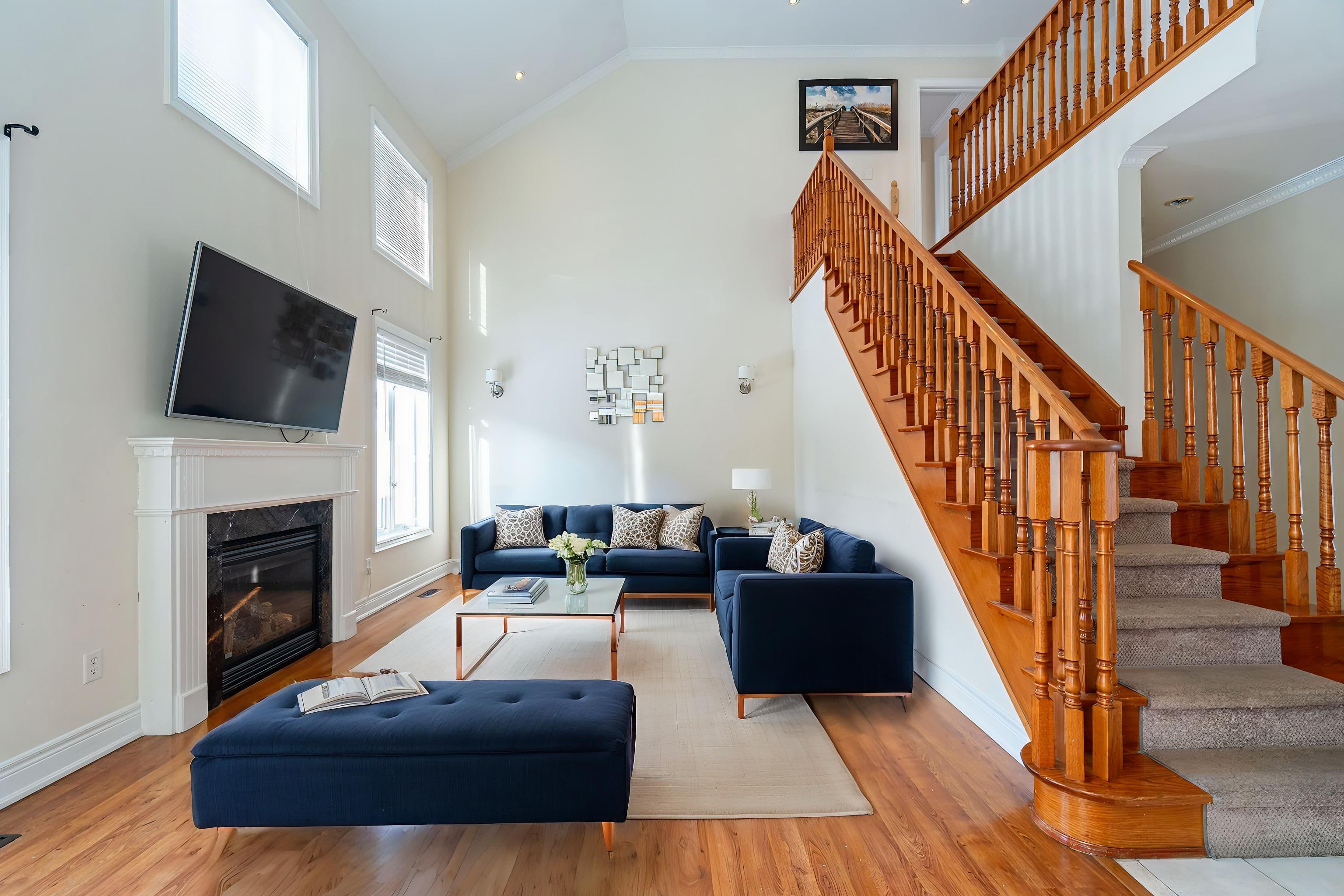 52 Mount Royal Circle, Brampton, ON L6P 2K4