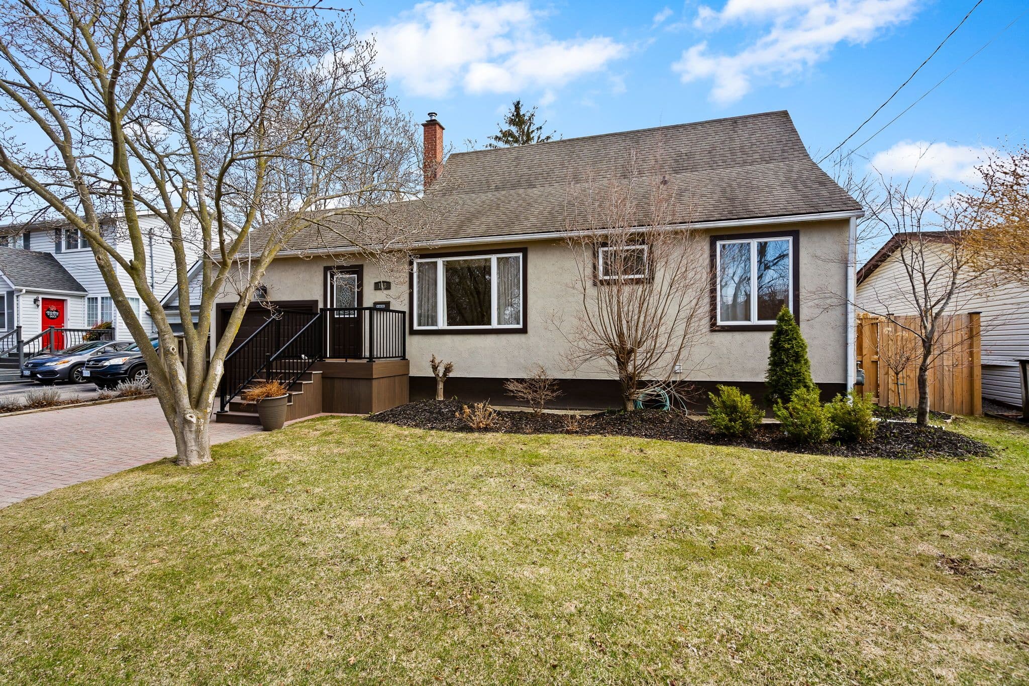 148 Lakeshore Road, St. Catharines, ON L2N 2V1