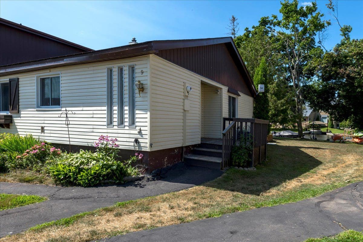 70 Laguna Parkway 9, Ramara, ON L0K 1B0