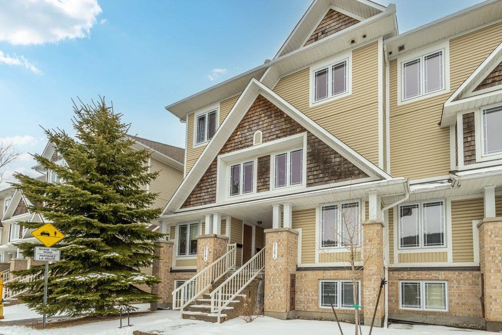 616 Chapman Mills Drive B, Barrhaven, ON K2J 3V2