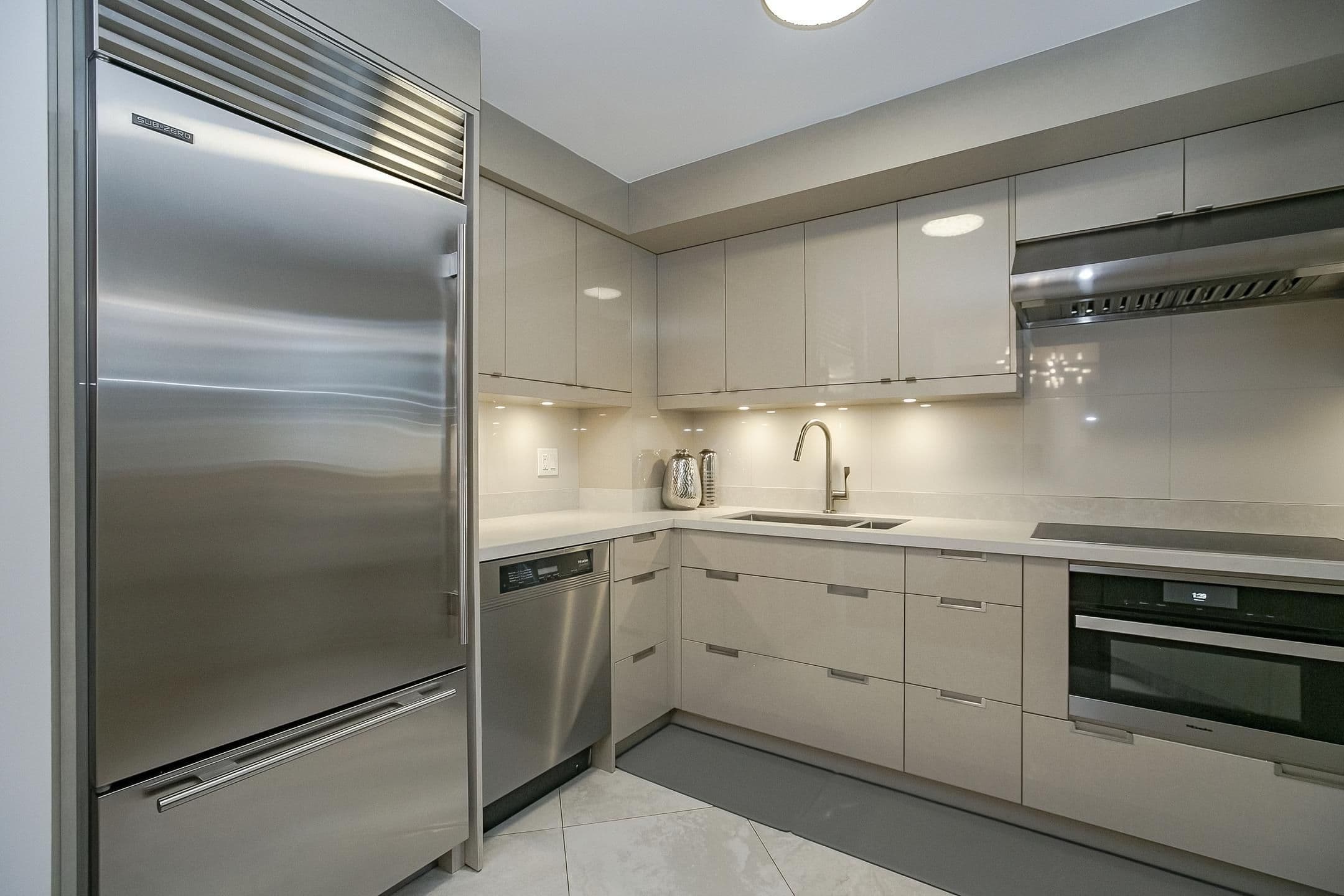 2119 Lake Shore Boulevard W 217, Toronto W06, ON M8V 4E8