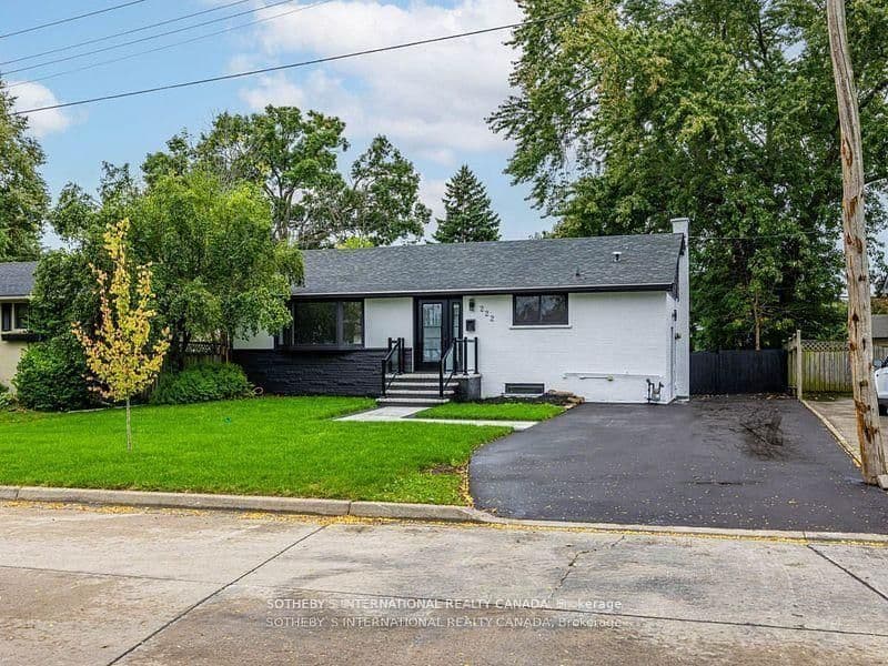 222 Hammersmith Court, Burlington, ON L7L 4N7