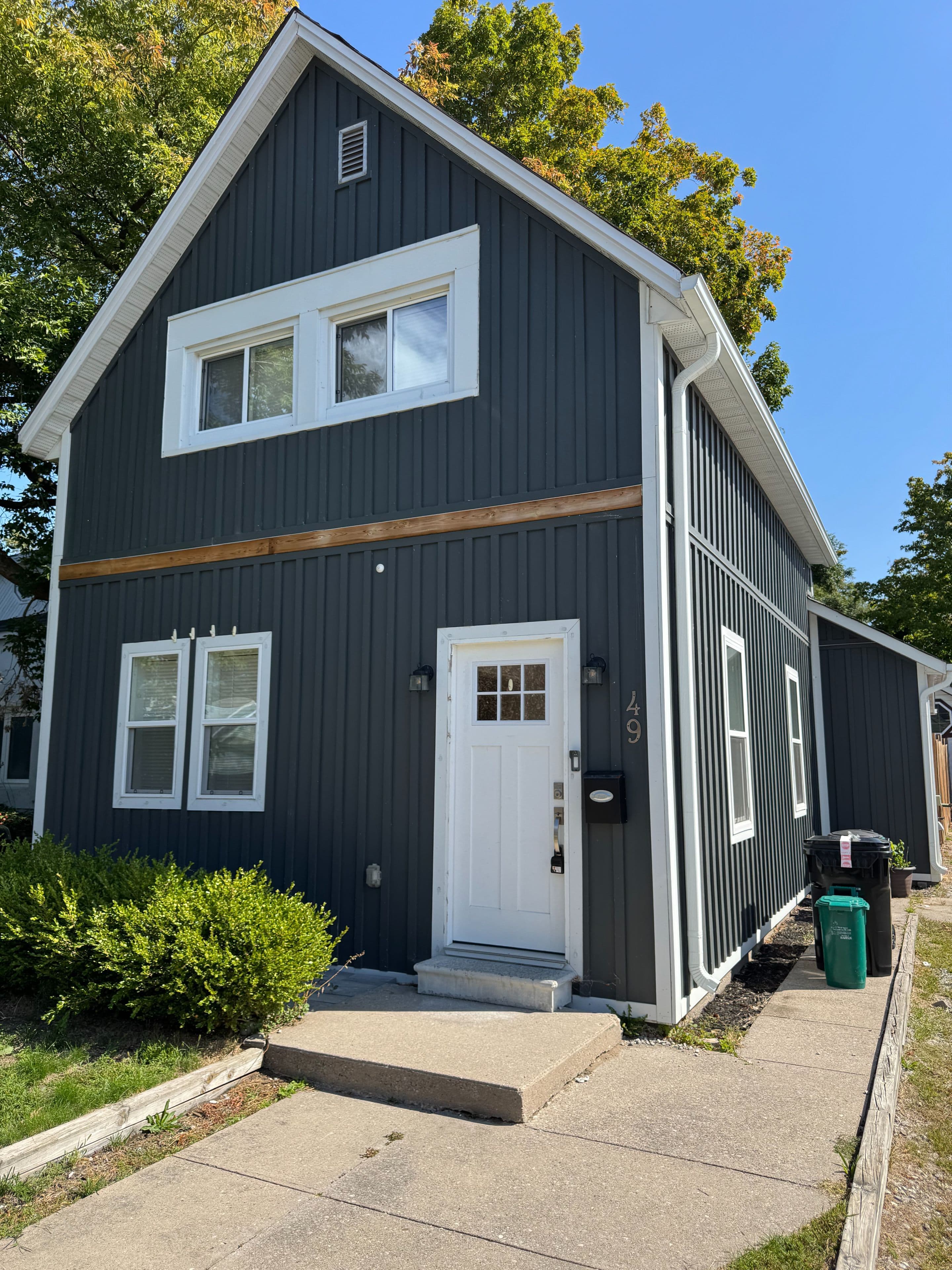 49 Sanford Street, Barrie, ON L4N 3C3