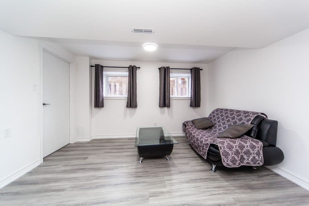 1412 Major Oaks Road Lower, Pickering, ON L1X 2T2