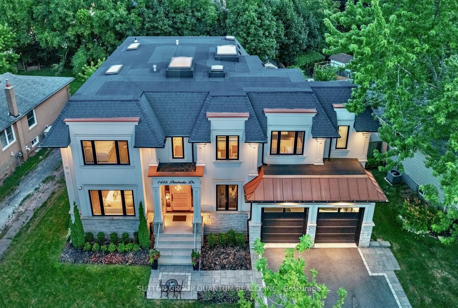 1486 Pembroke Drive, Oakville, ON L6H 1V8